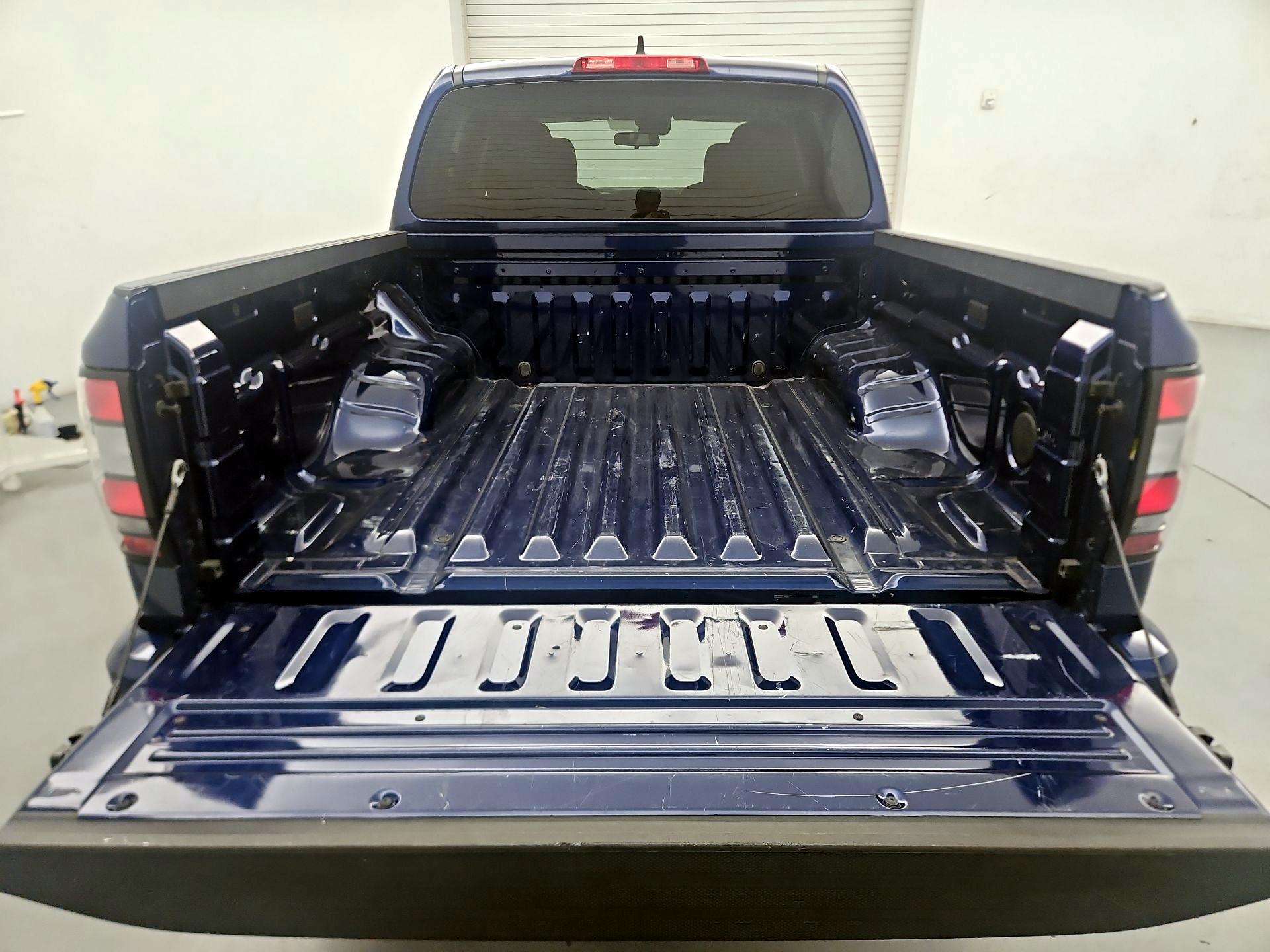 Thumbnail: 2023 Nissan Frontier - 20