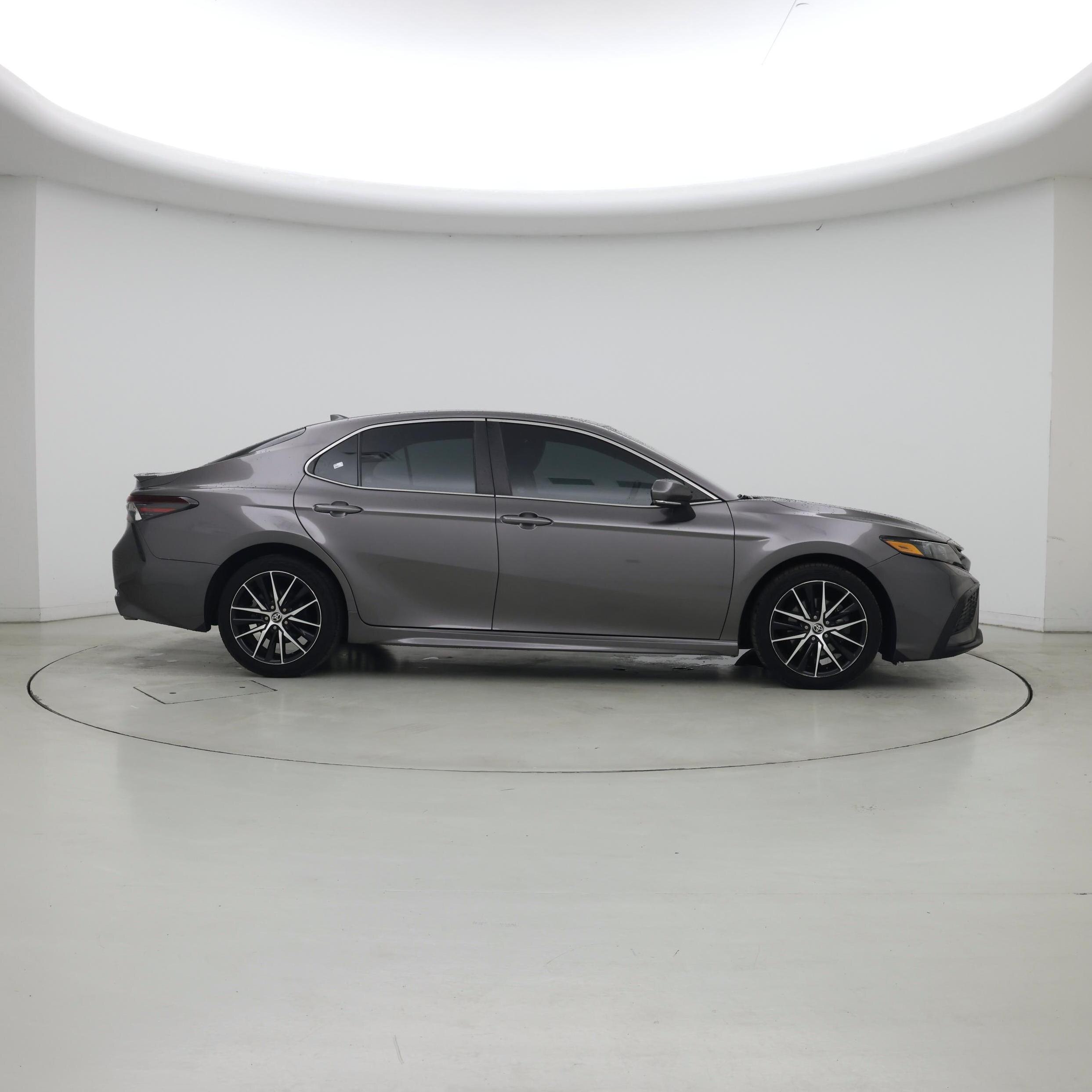 Thumbnail: 2022 Toyota Camry - 7