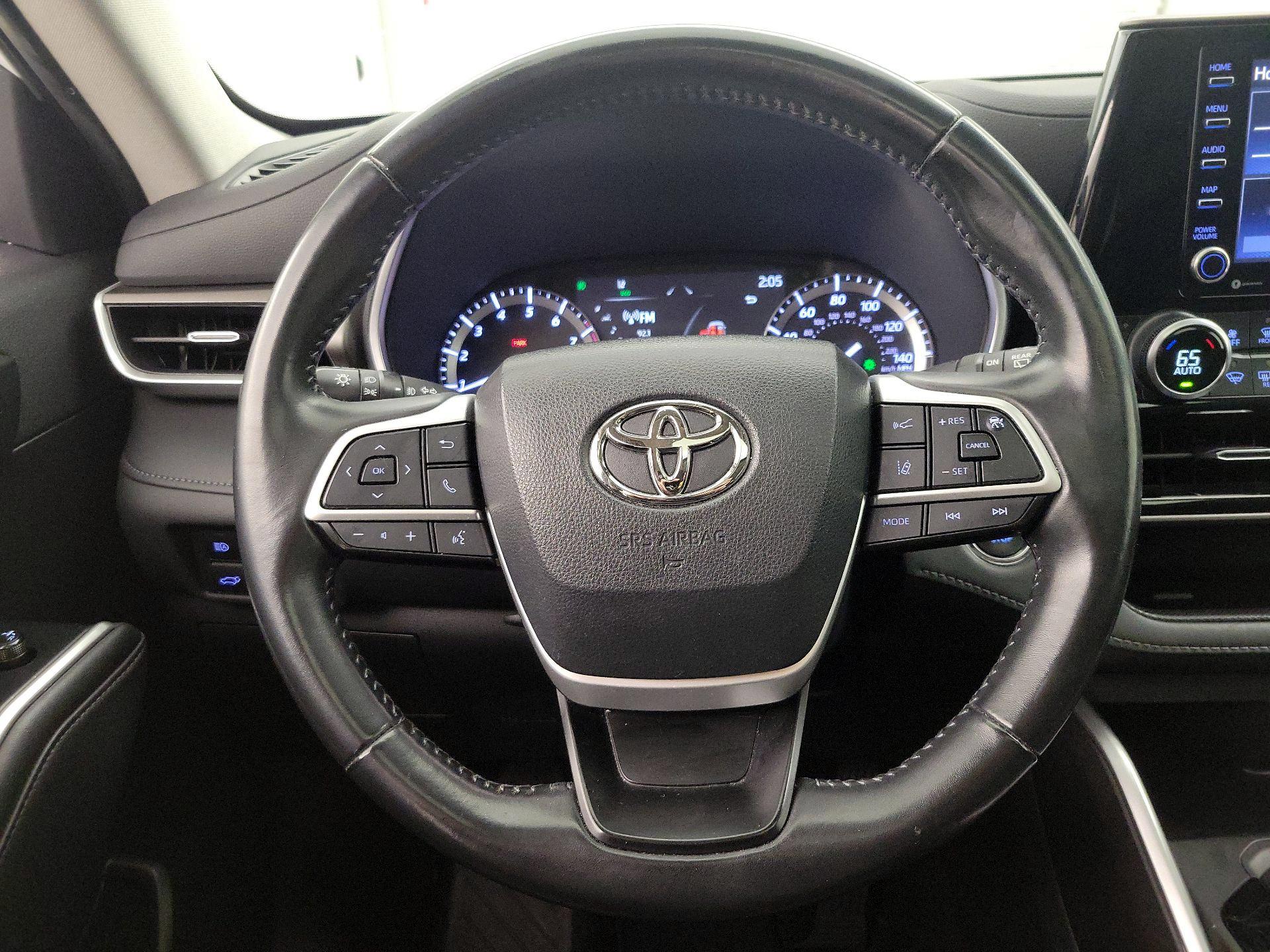 Thumbnail: 2022 Toyota Highlander - 10
