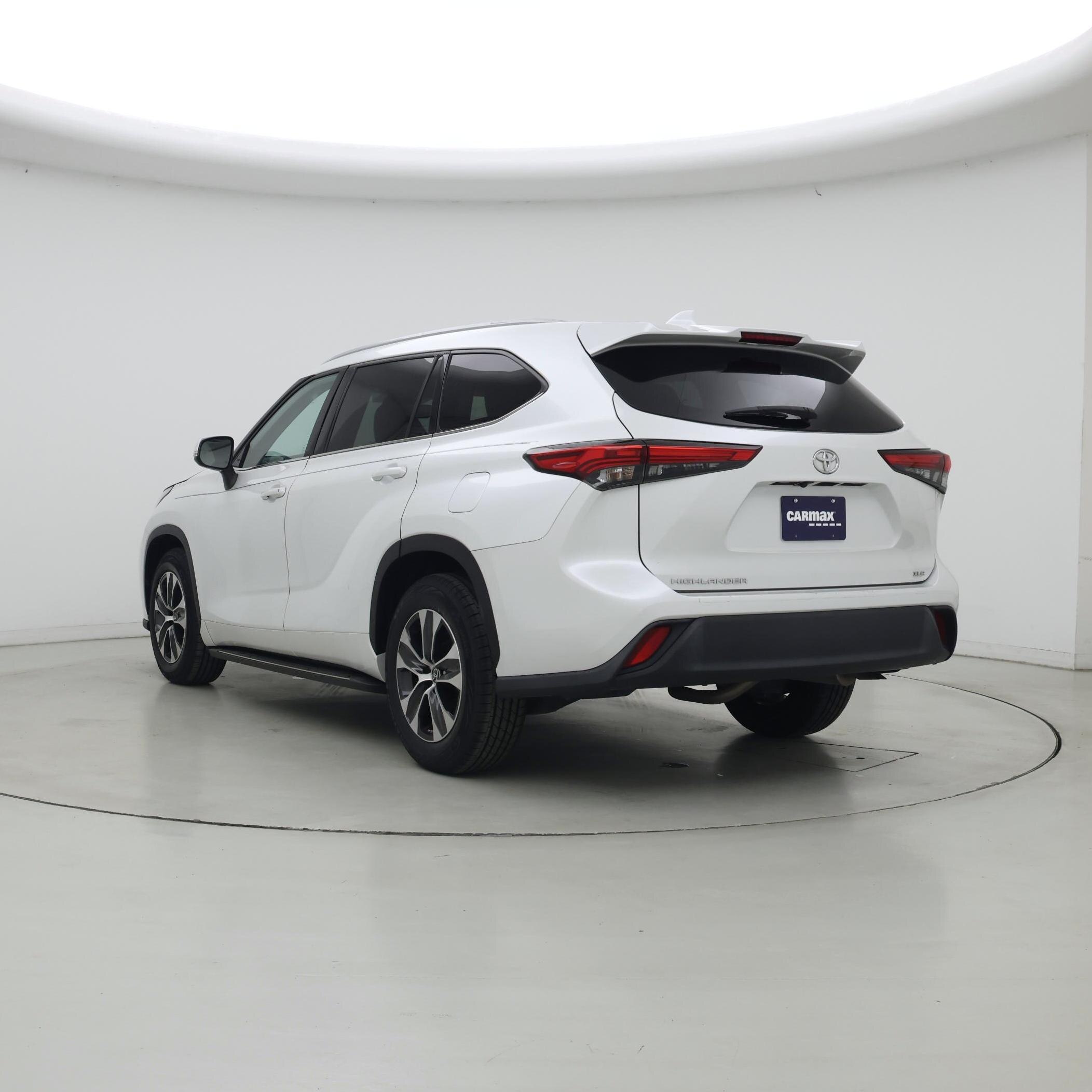Thumbnail: 2022 Toyota Highlander - 2