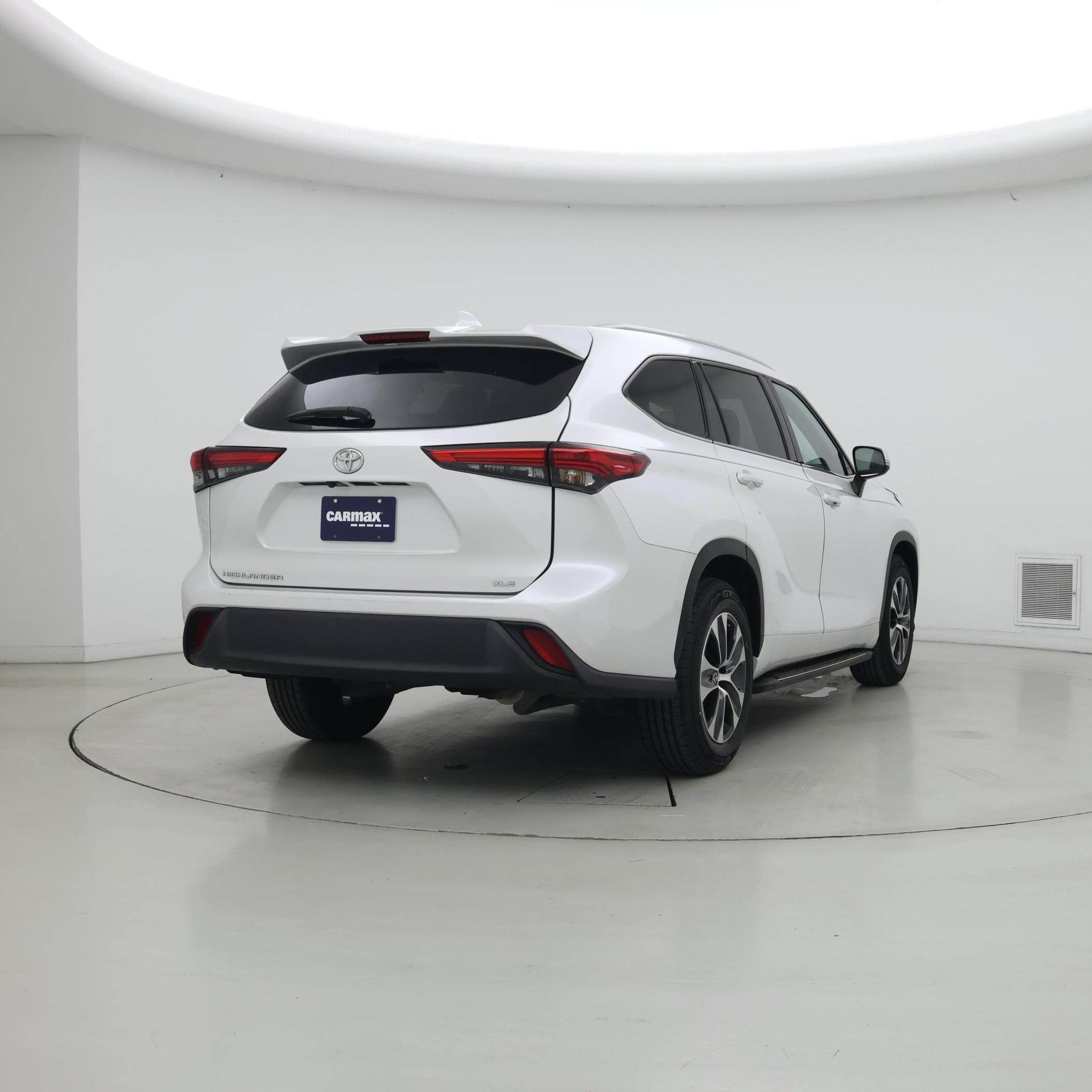 Thumbnail: 2022 Toyota Highlander - 8