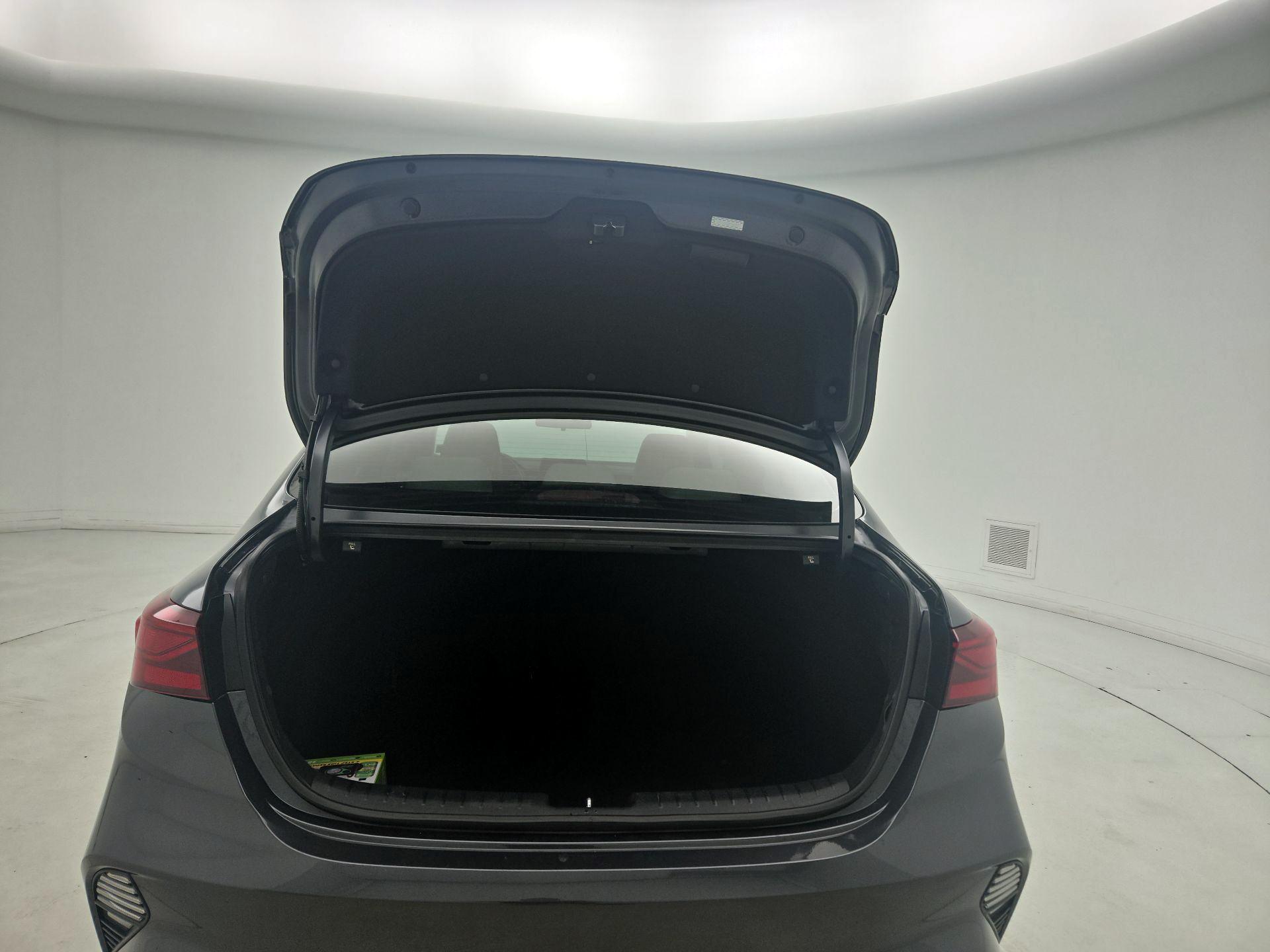 Thumbnail: 2023 Kia Forte - 20