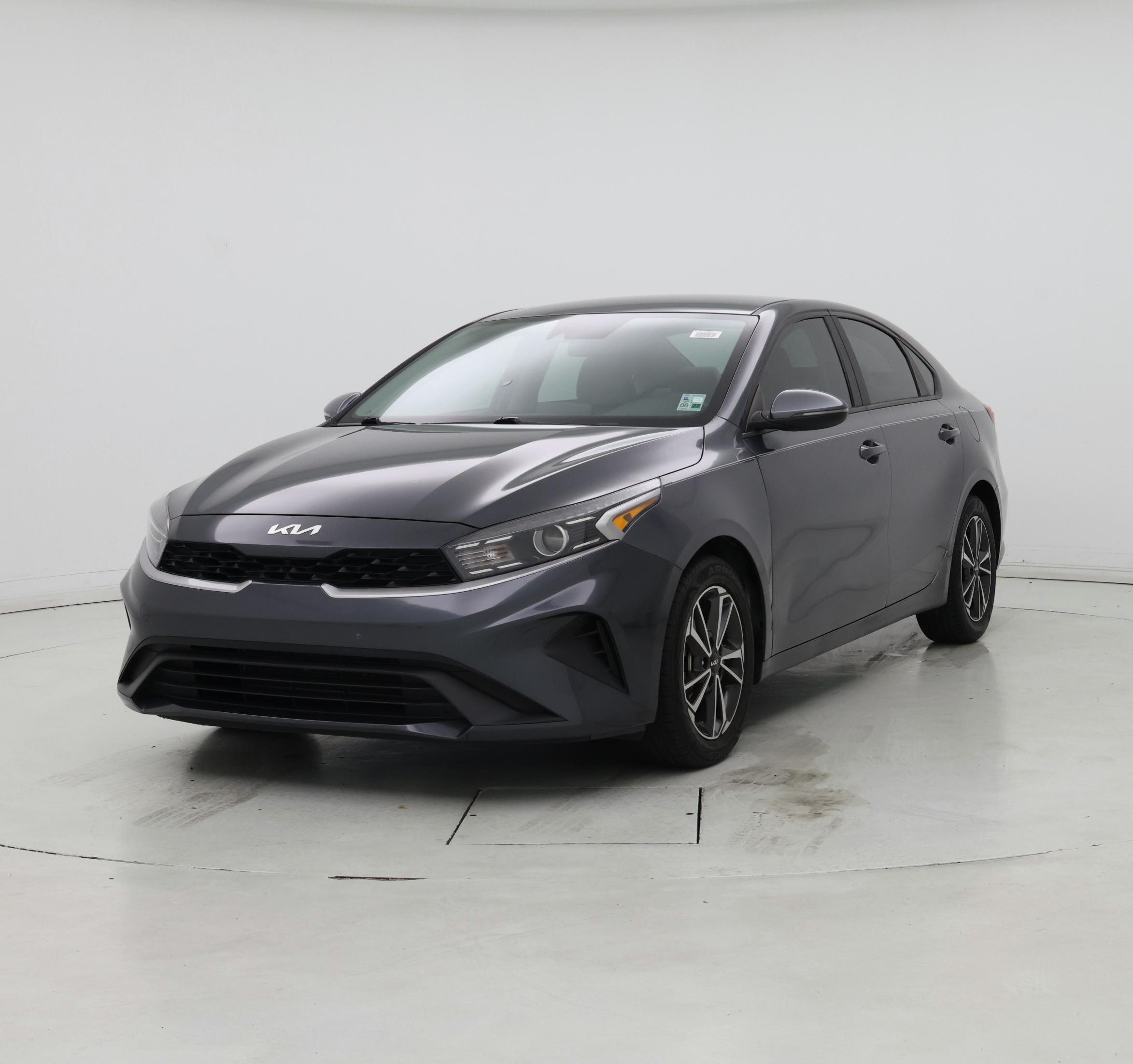 Thumbnail: 2023 Kia Forte - 4