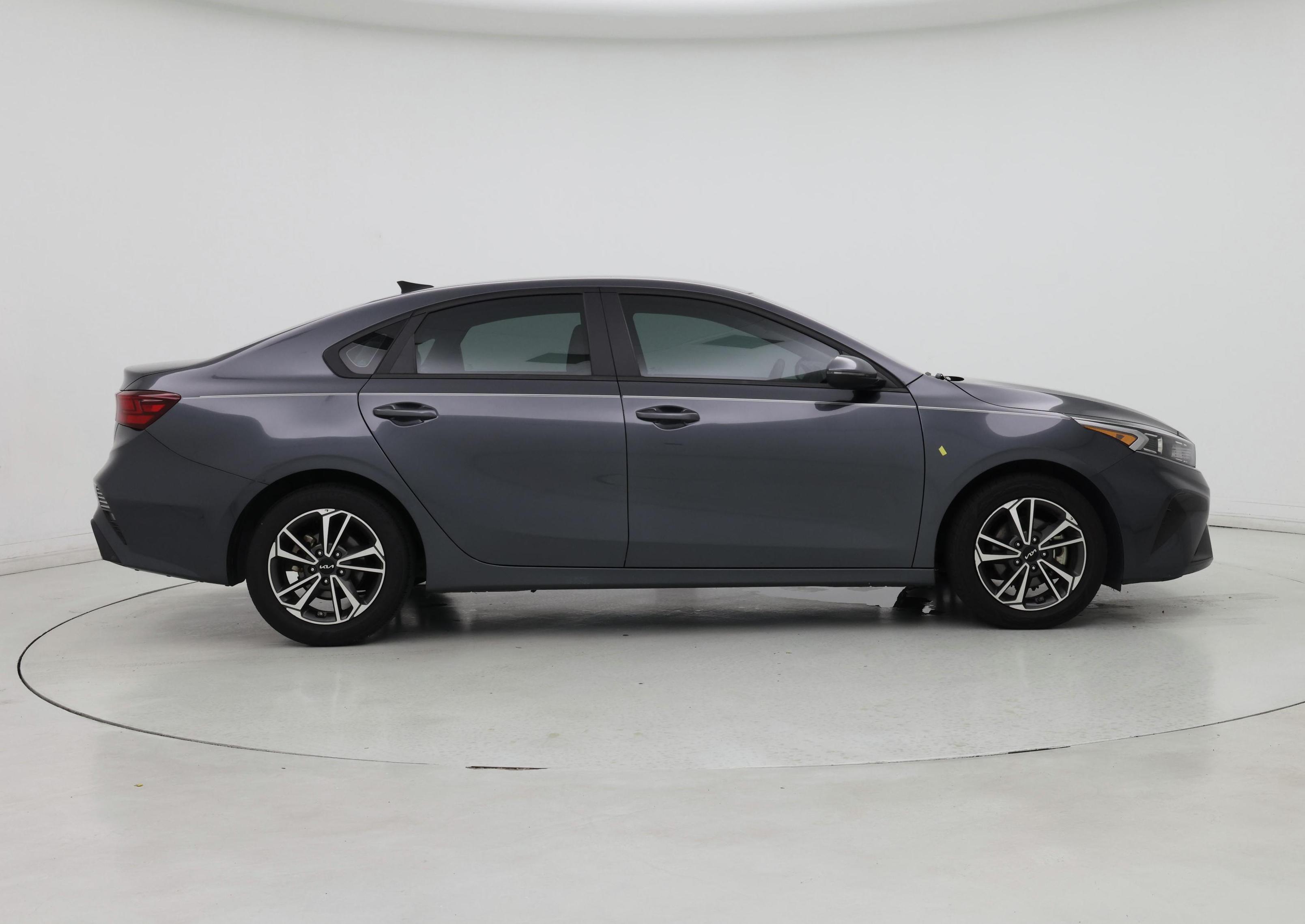 Thumbnail: 2023 Kia Forte - 7