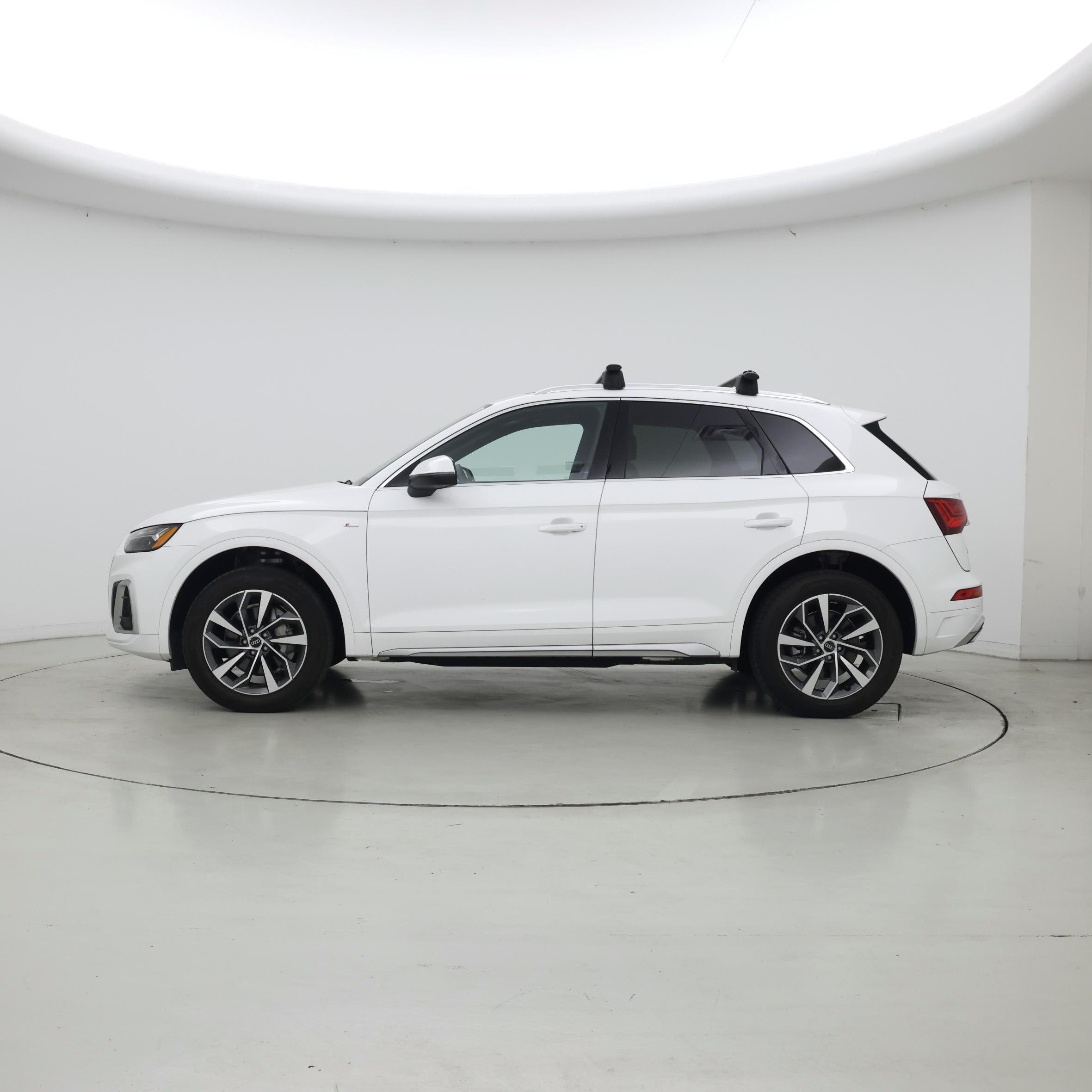 Thumbnail: 2023 Audi Q5 - 3