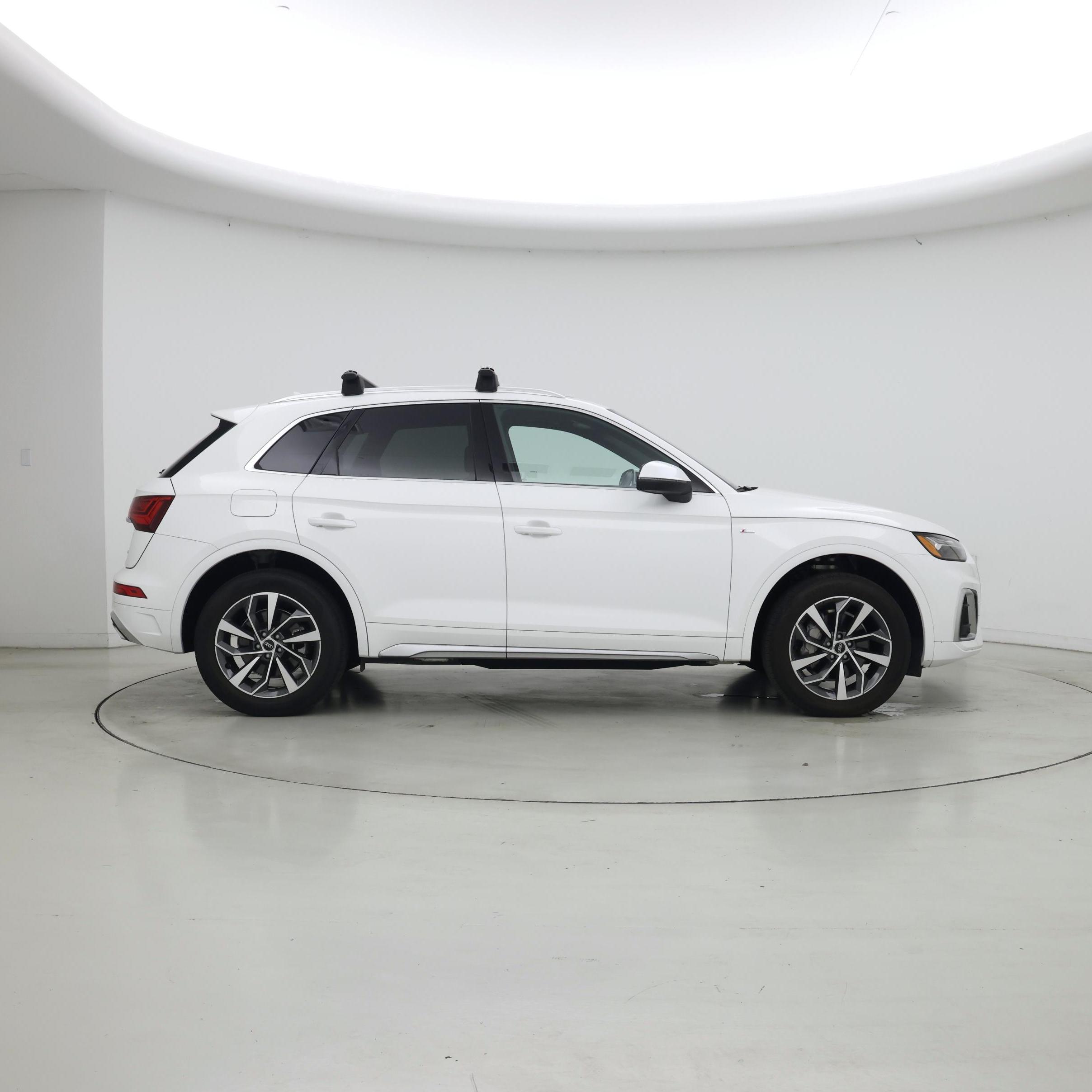Thumbnail: 2023 Audi Q5 - 7