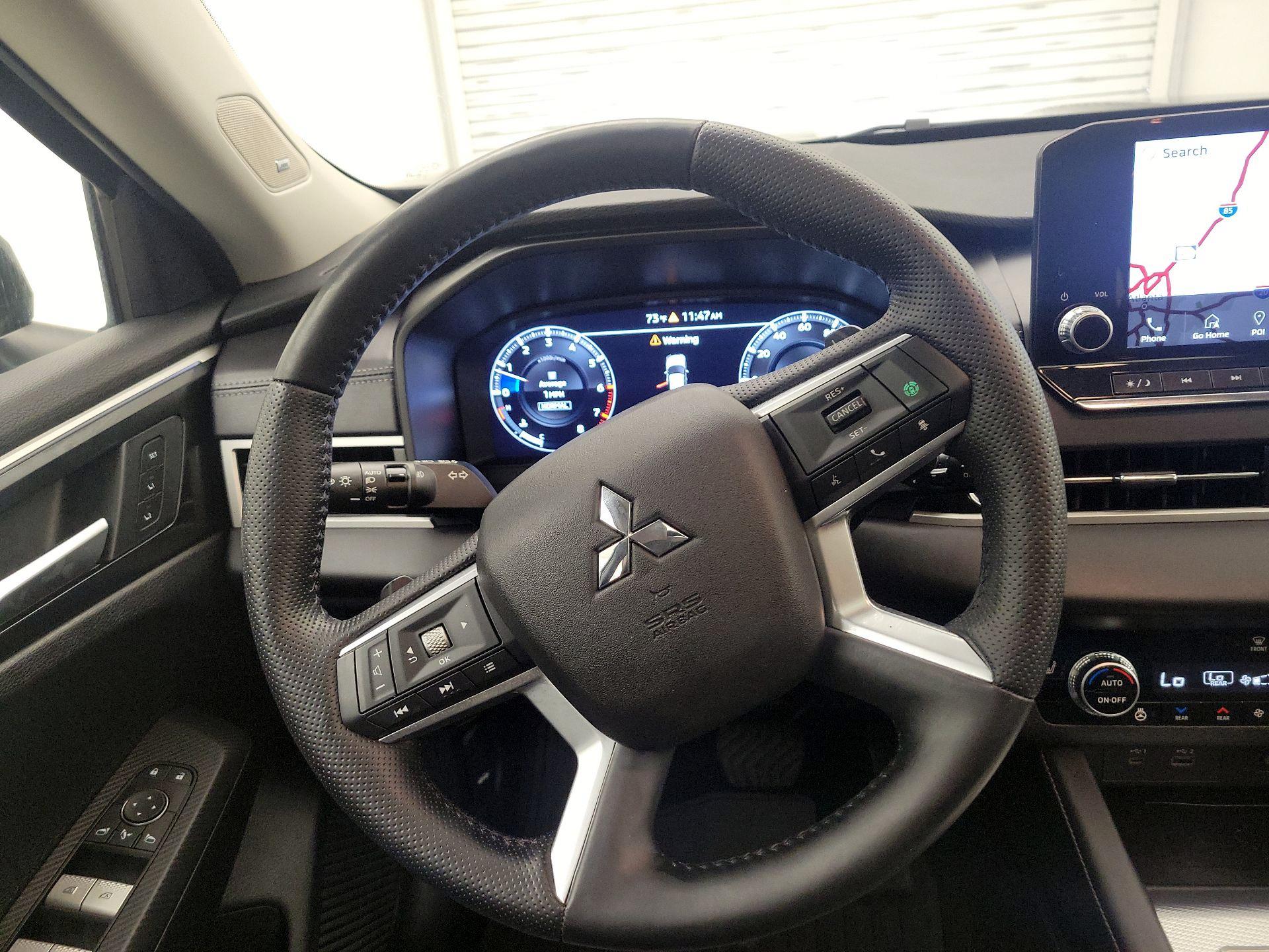 Thumbnail: 2024 Mitsubishi Outlander - 10