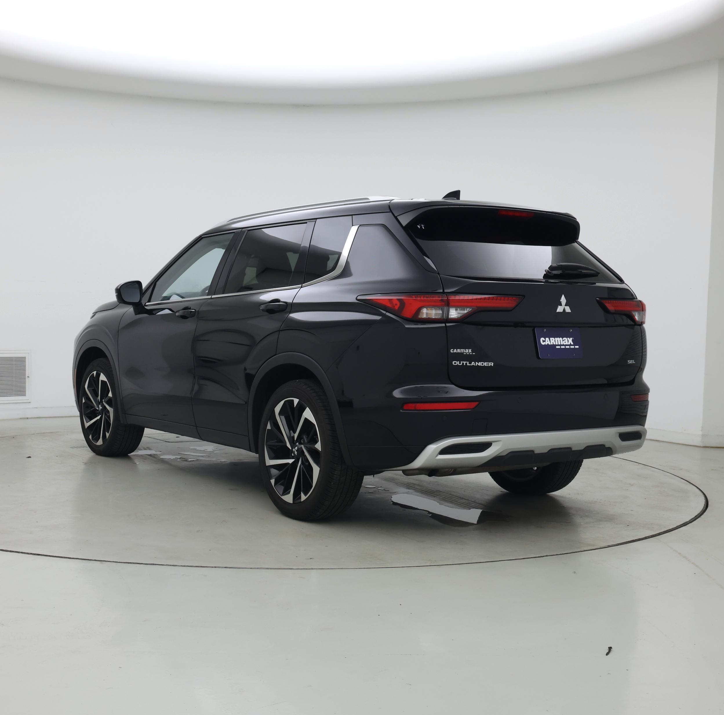 Thumbnail: 2024 Mitsubishi Outlander - 2