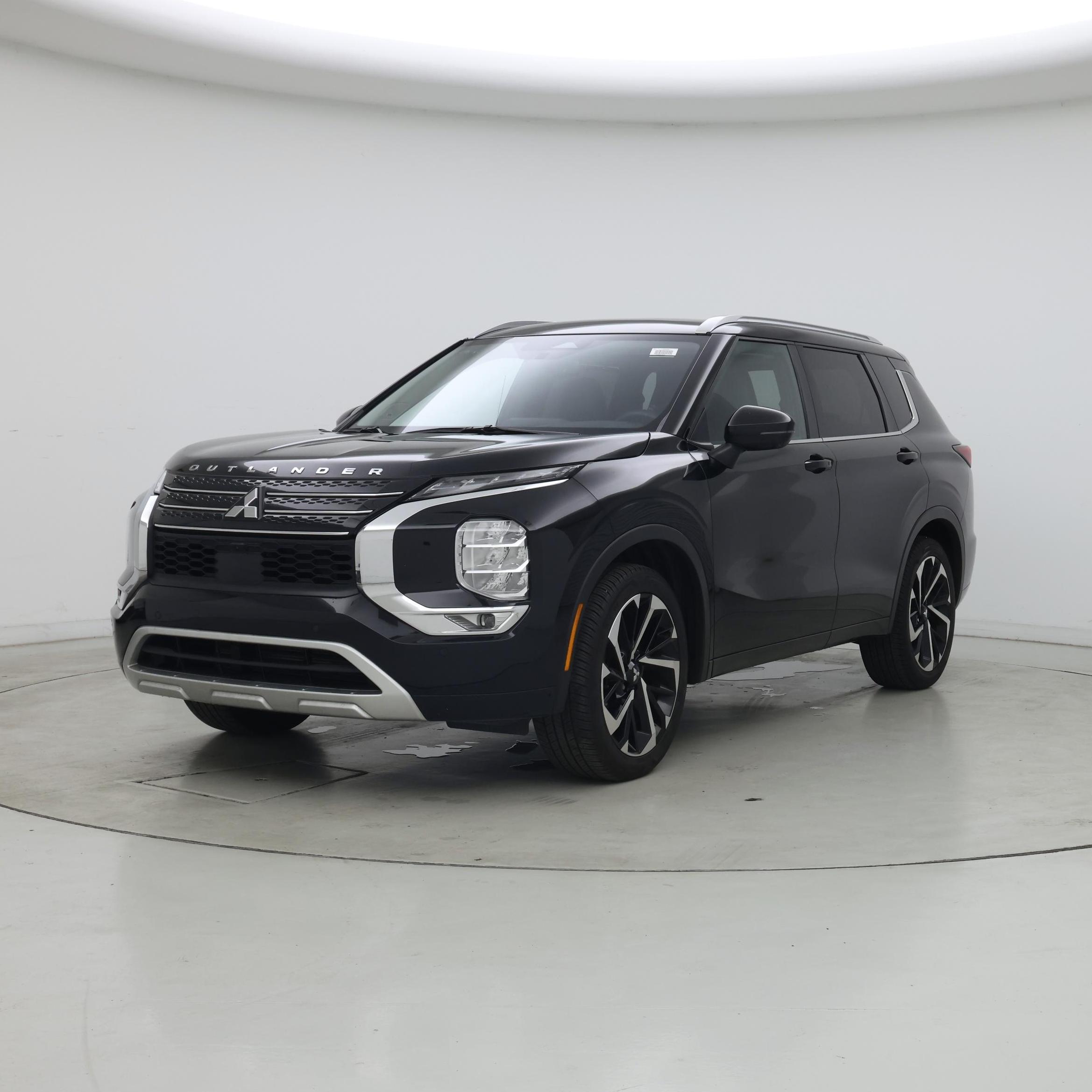 Thumbnail: 2024 Mitsubishi Outlander - 4