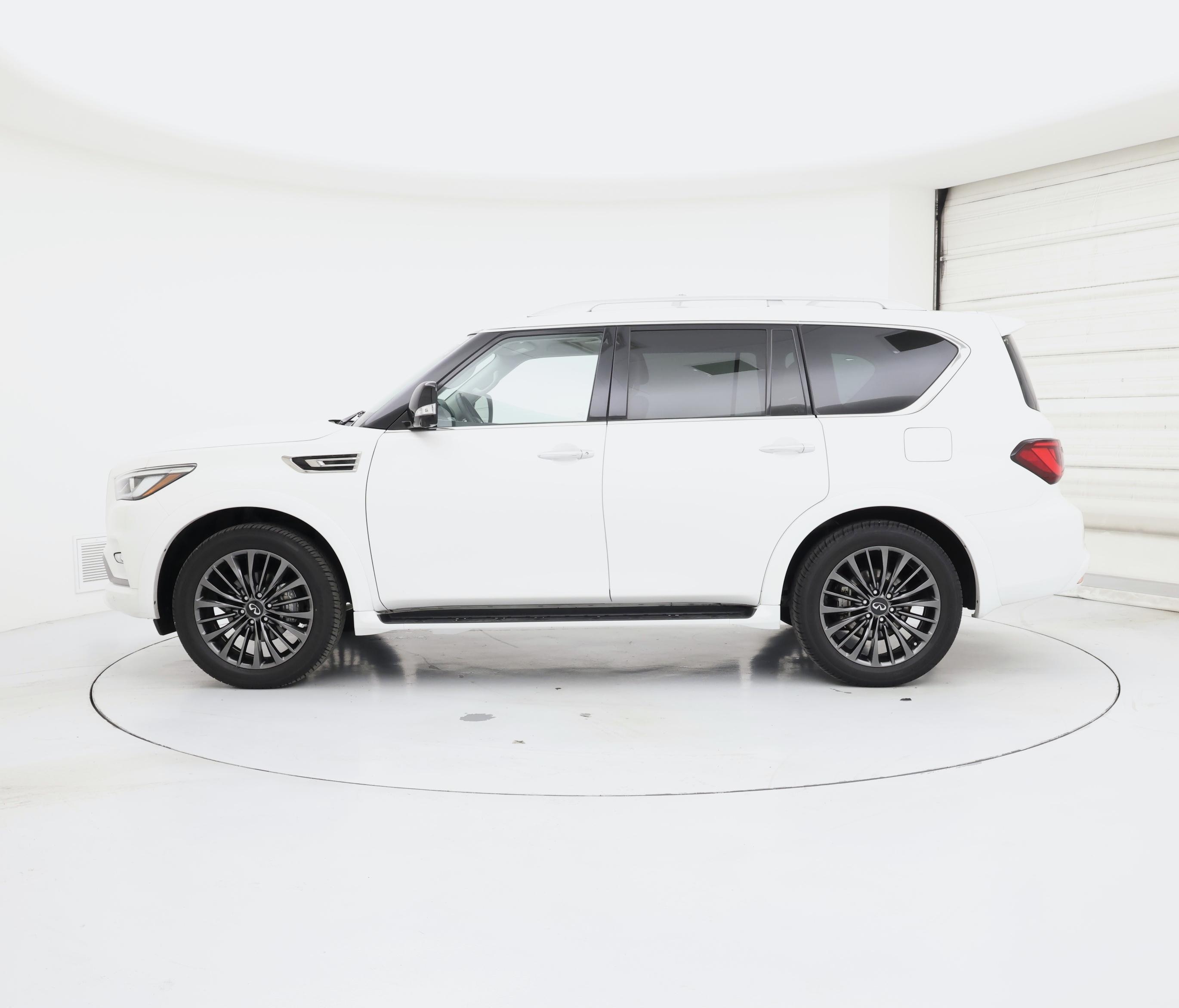 Thumbnail: 2023 INFINITI QX80 - 3