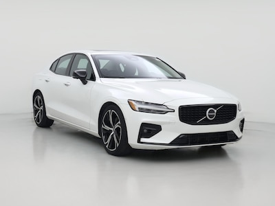 2023 Volvo S60 B5 Plus Dark Theme