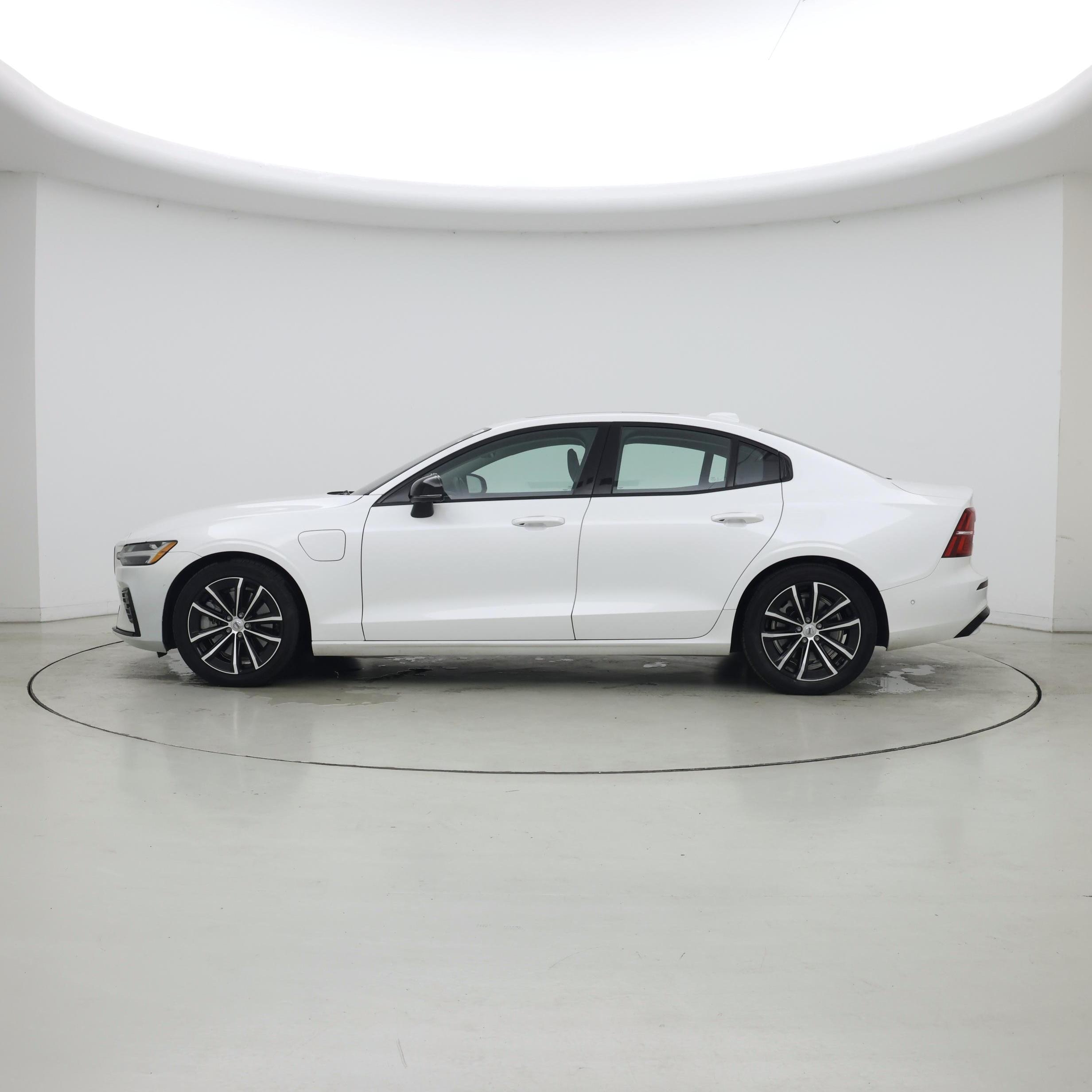 Thumbnail: 2023 Volvo S60 - 3