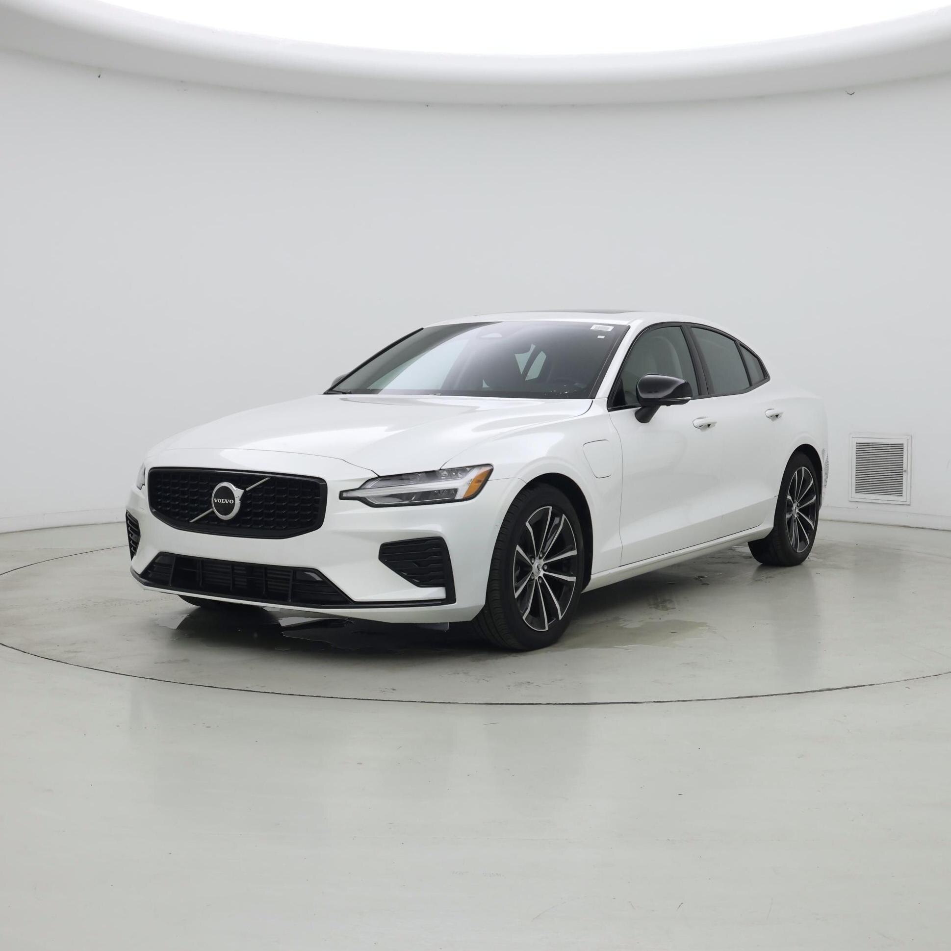 Thumbnail: 2023 Volvo S60 - 4
