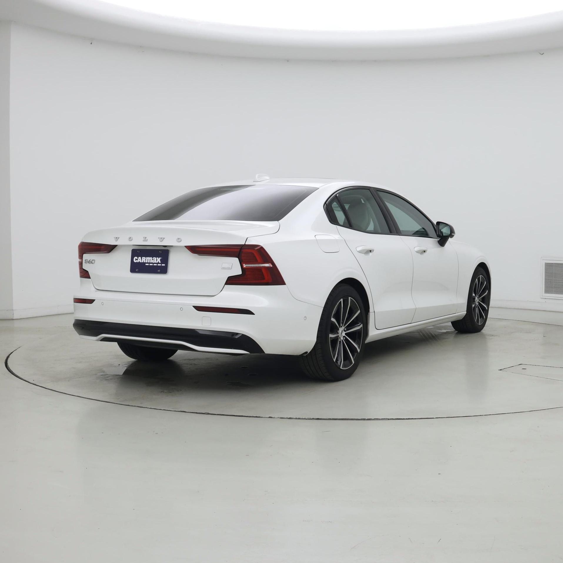 Thumbnail: 2023 Volvo S60 - 8