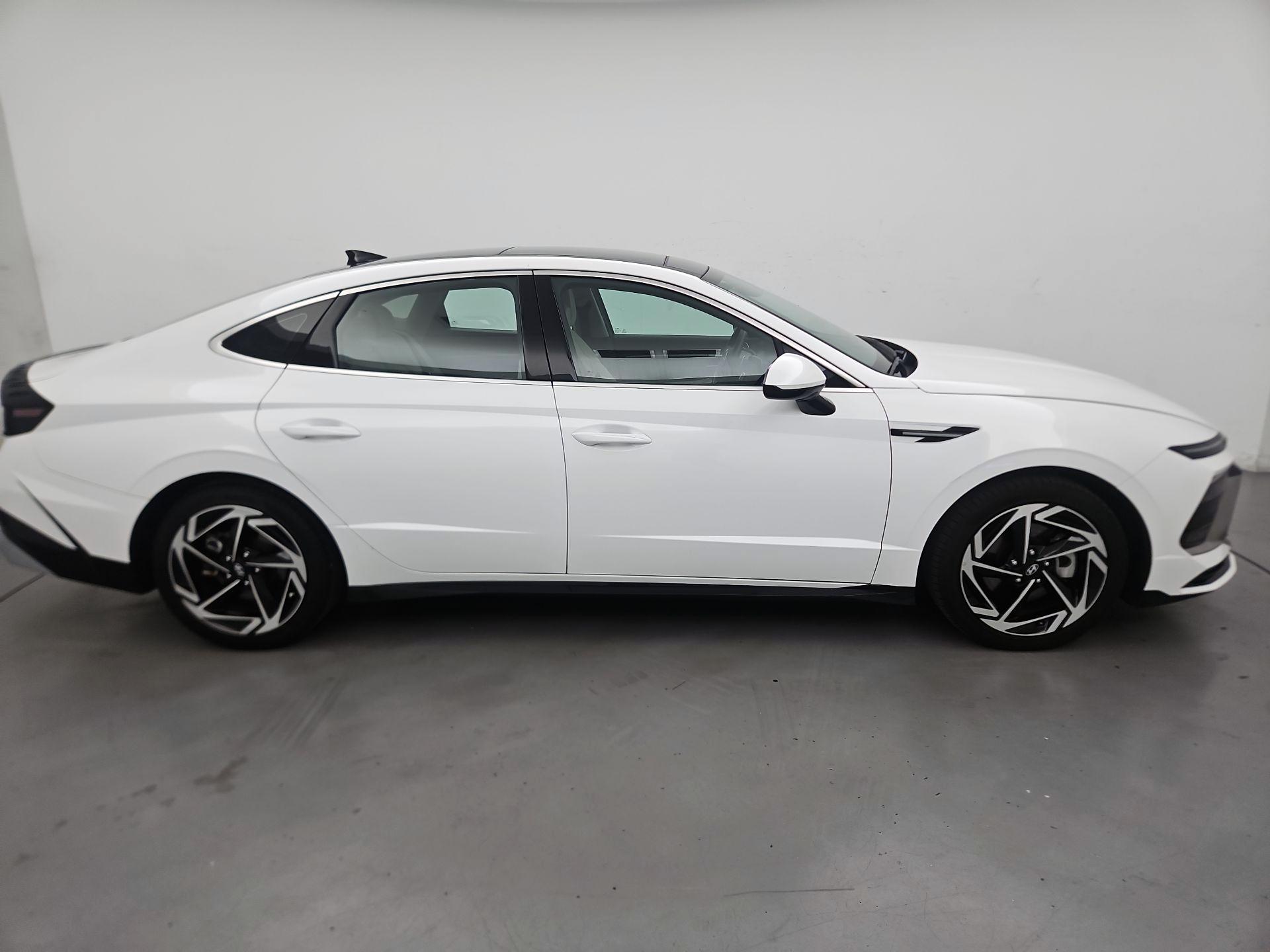 Thumbnail: 2024 Hyundai Sonata - 4