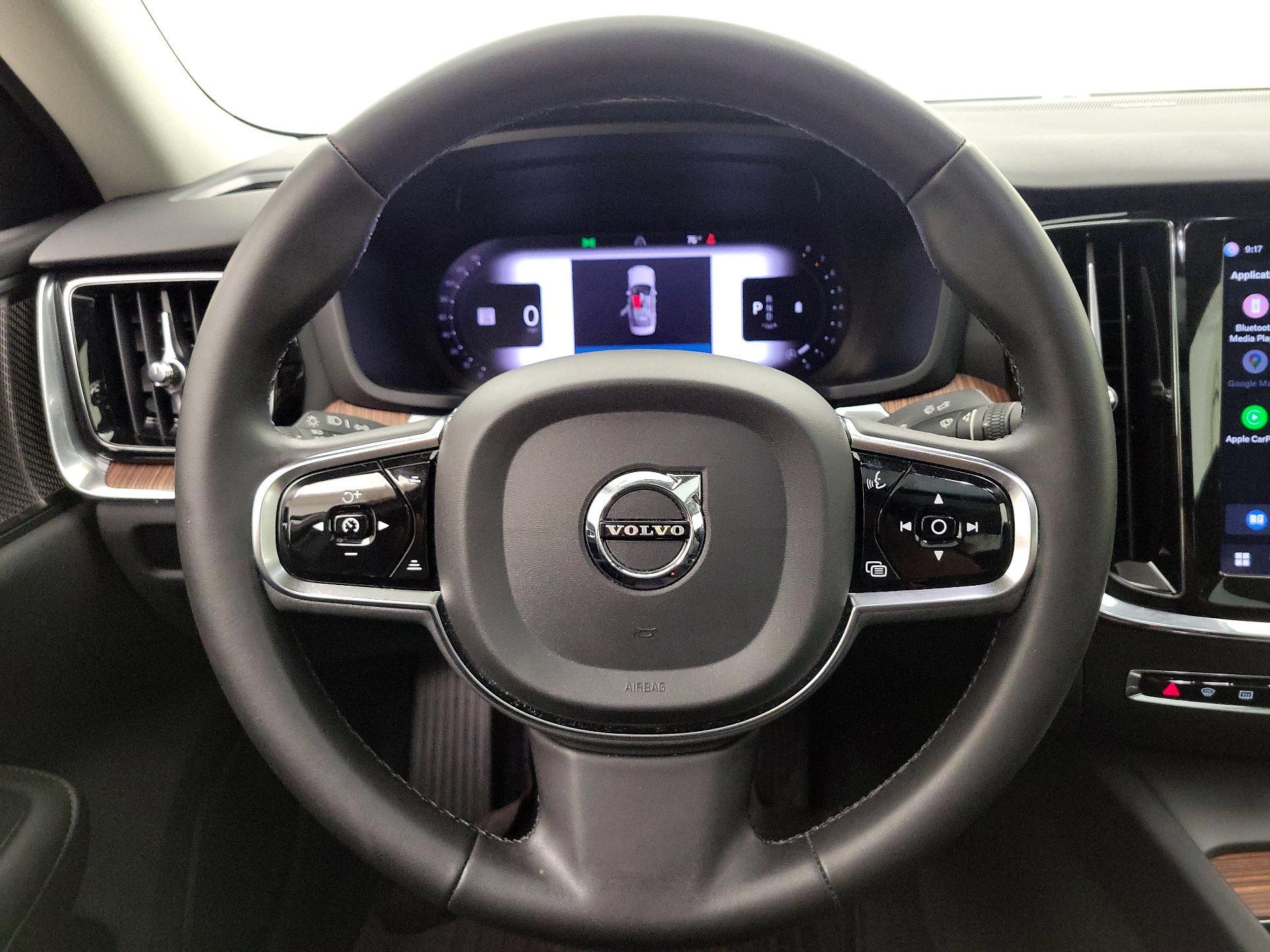 Thumbnail: 2024 Volvo S60 - 10
