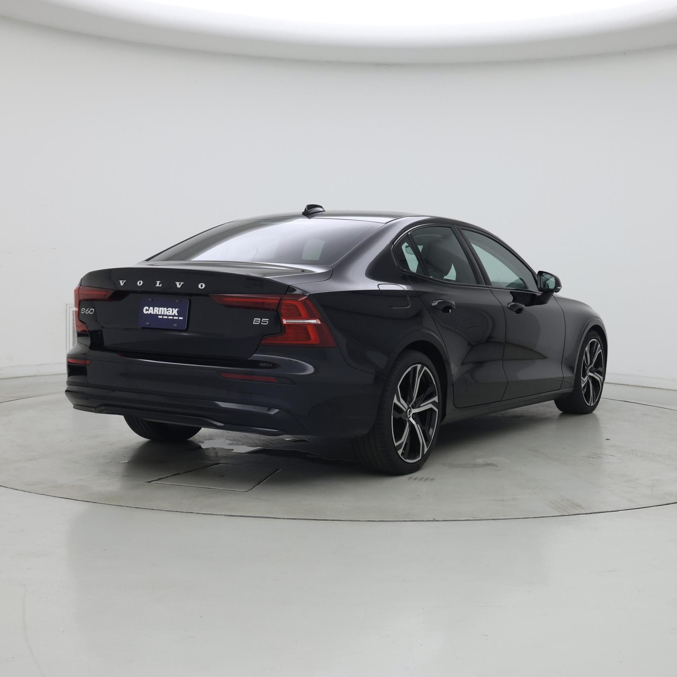 Thumbnail: 2024 Volvo S60 - 8