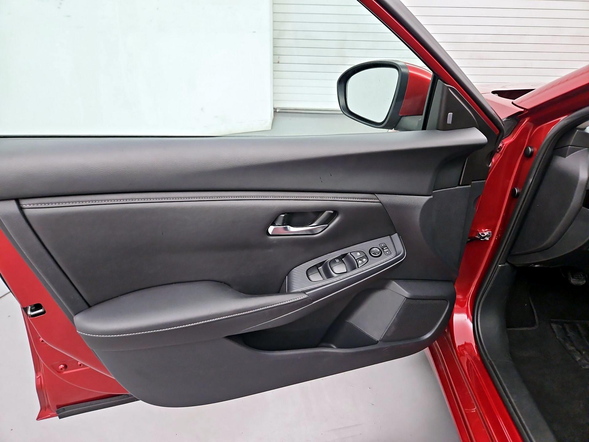 Thumbnail: 2023 Nissan Sentra - 10