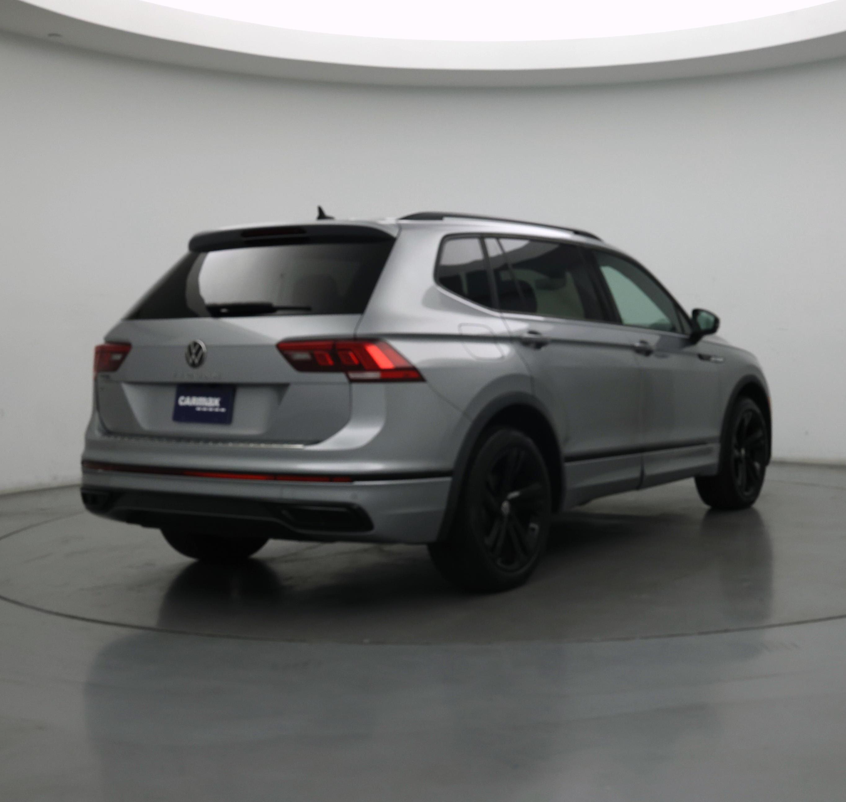 Thumbnail: 2023 Volkswagen Tiguan - 8