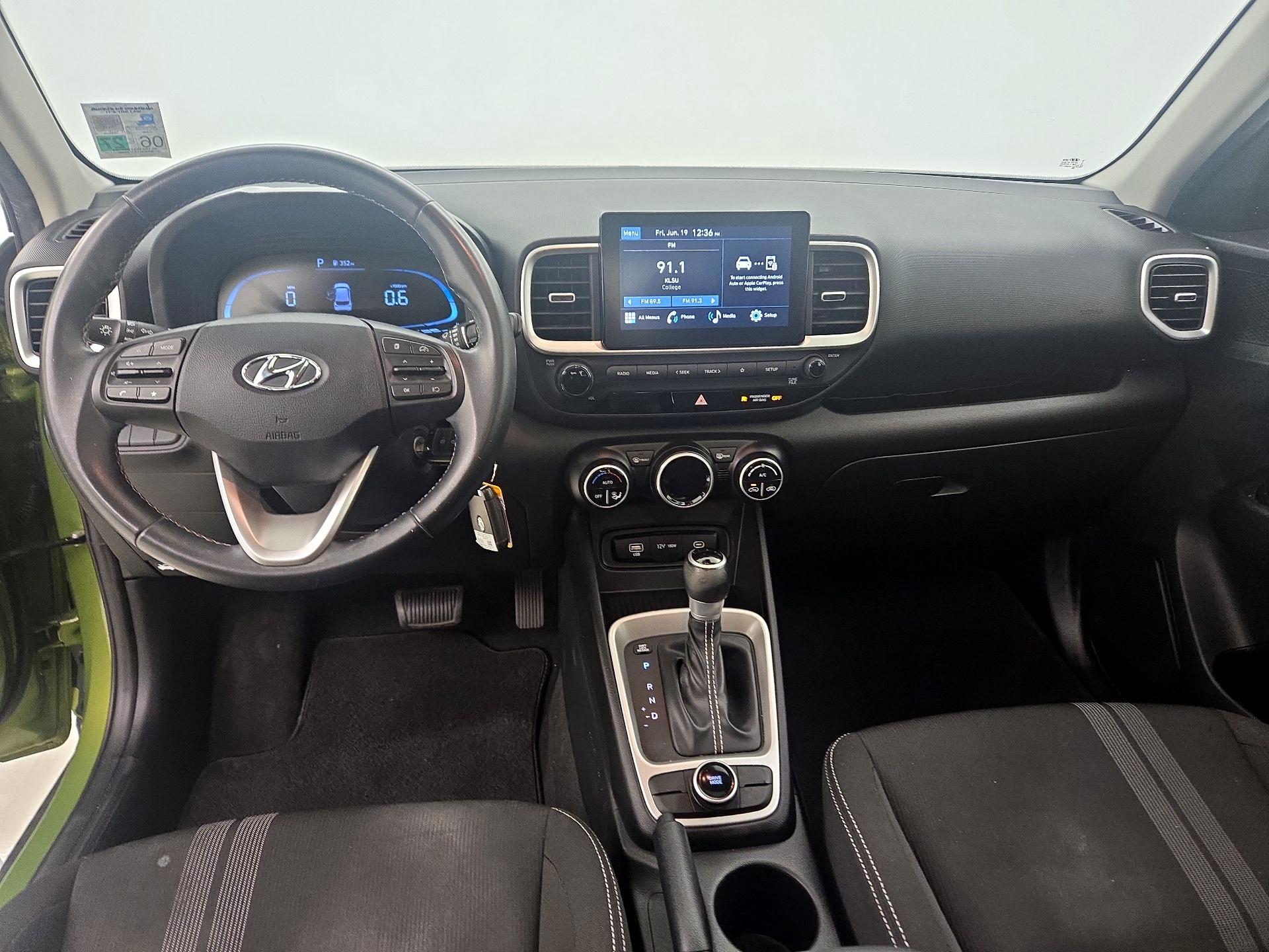 Thumbnail: 2023 Hyundai Venue - 9