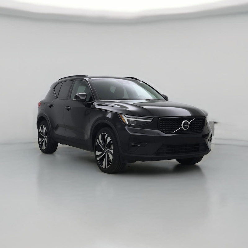 2024 Volvo XC40 B5 Ultimate Dark Theme