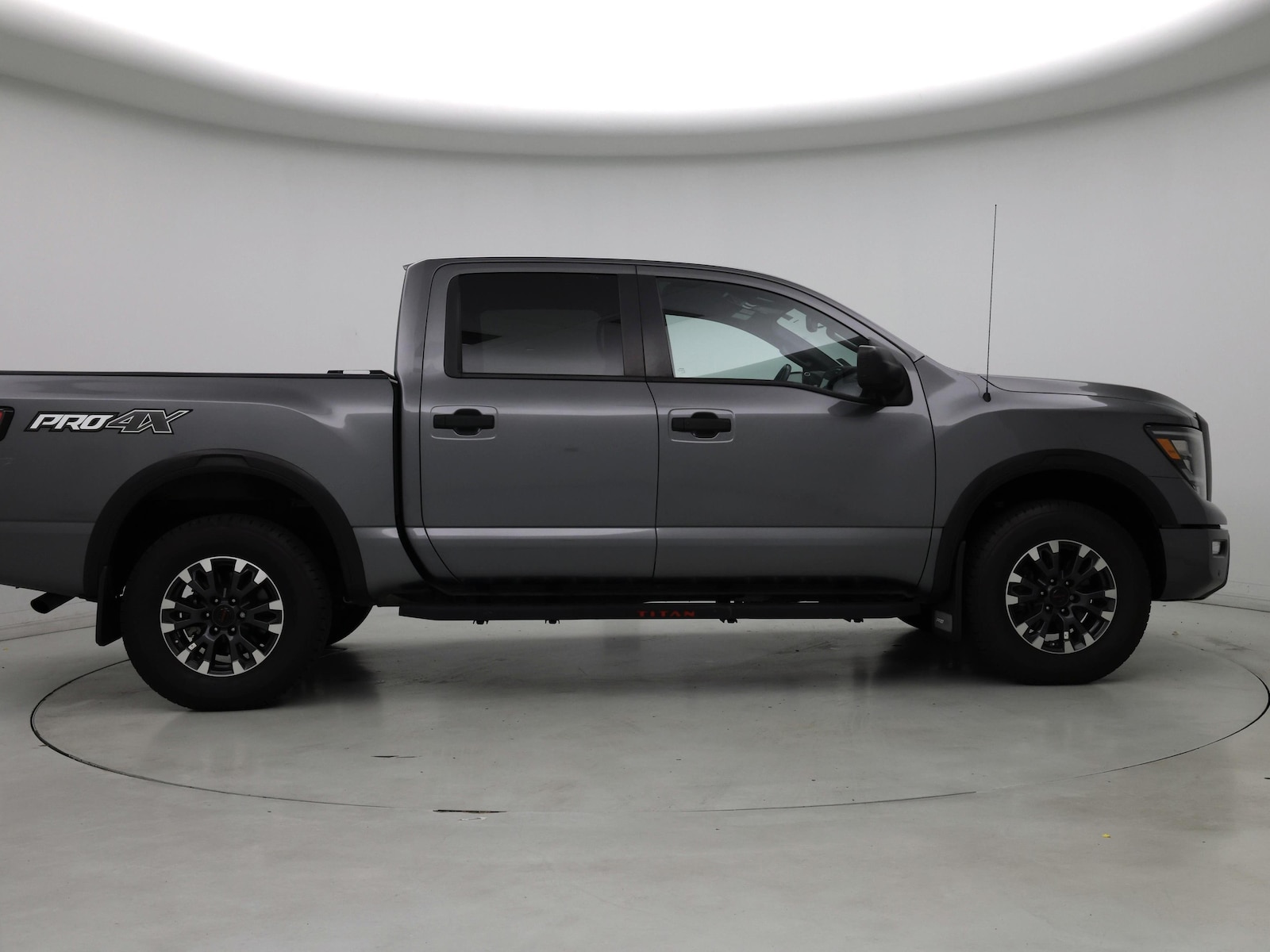 2021 Nissan Titan PRO-4X - Photo 8