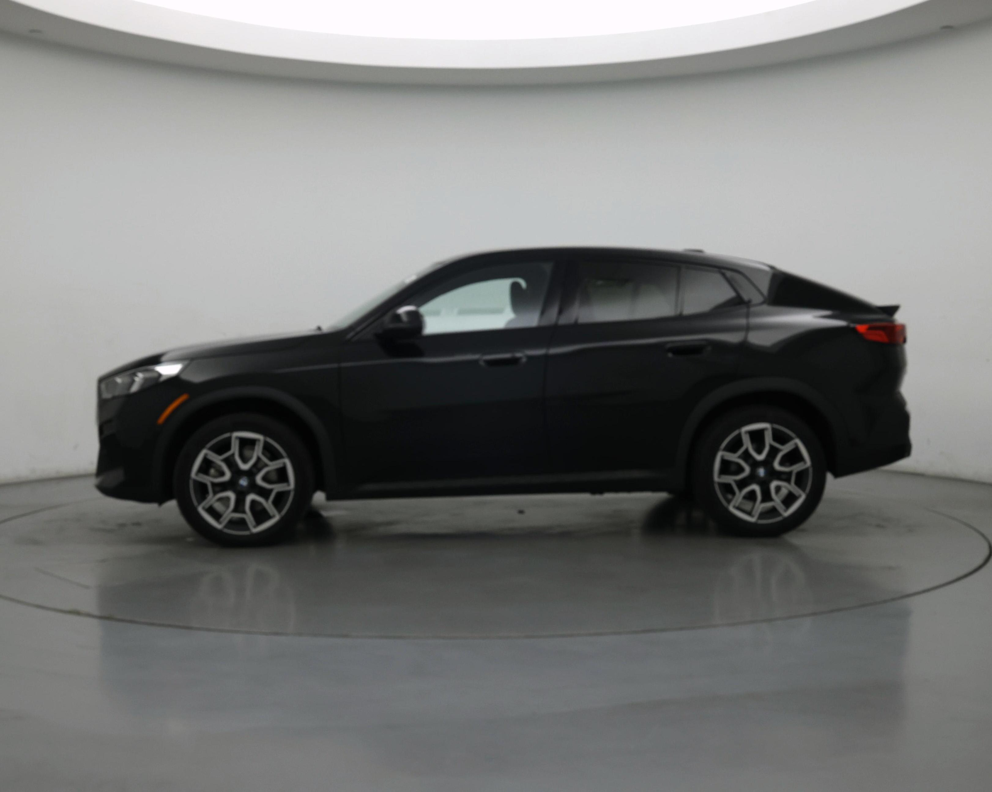 Thumbnail: 2025 BMW X2 - 3