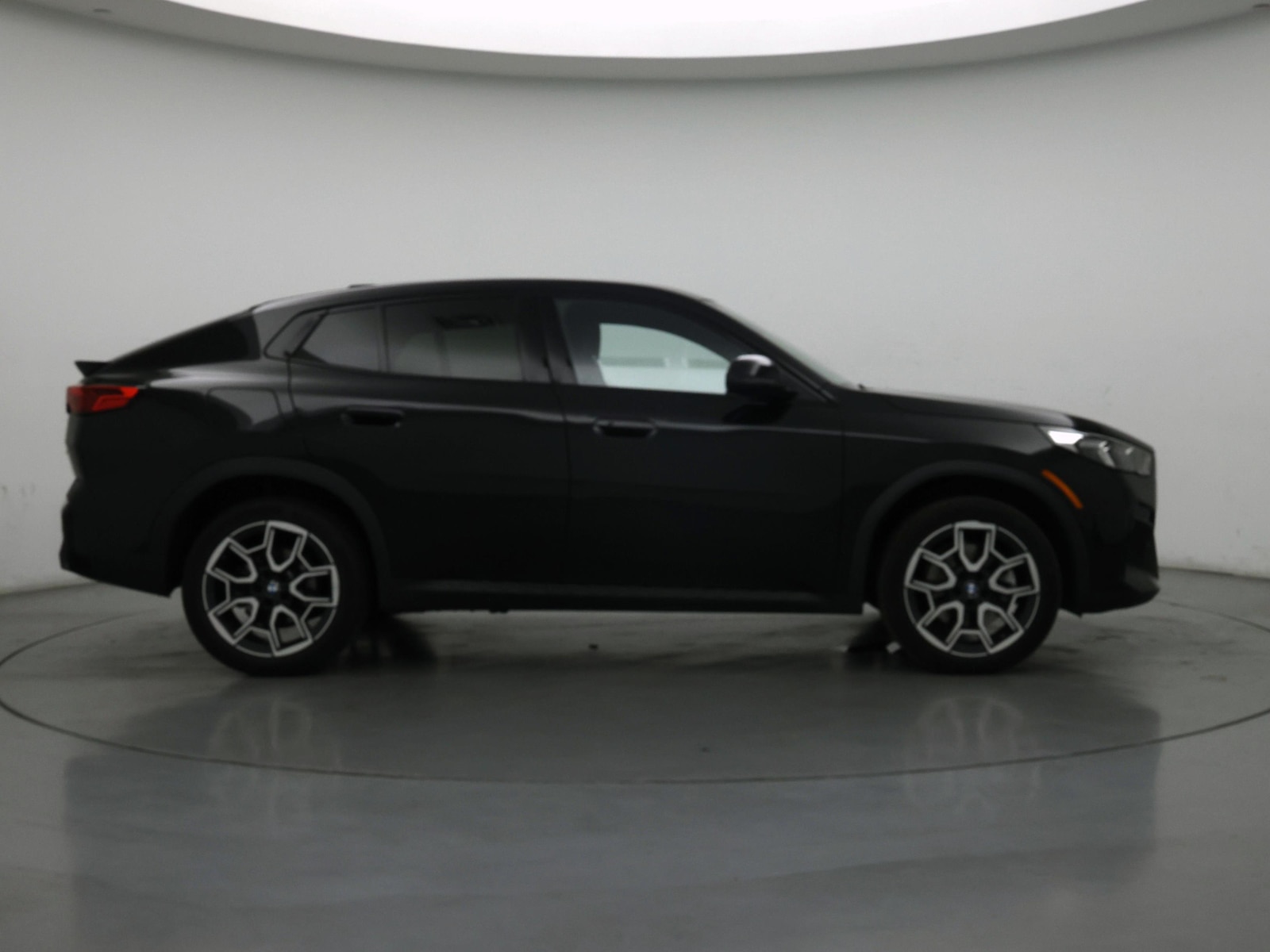 2025 BMW X2 28i - Photo 8