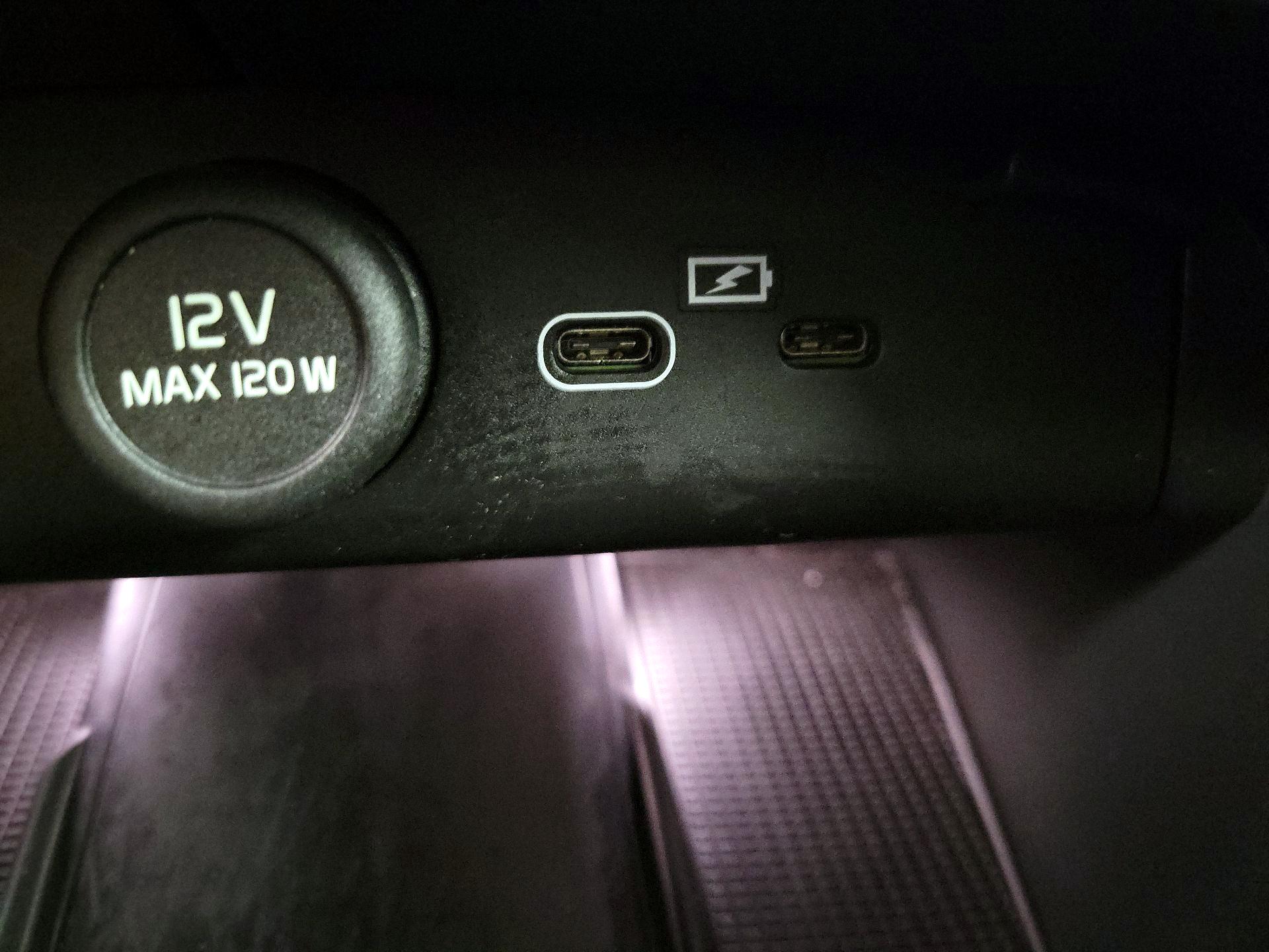 Thumbnail: 2024 Volvo XC40 - 19