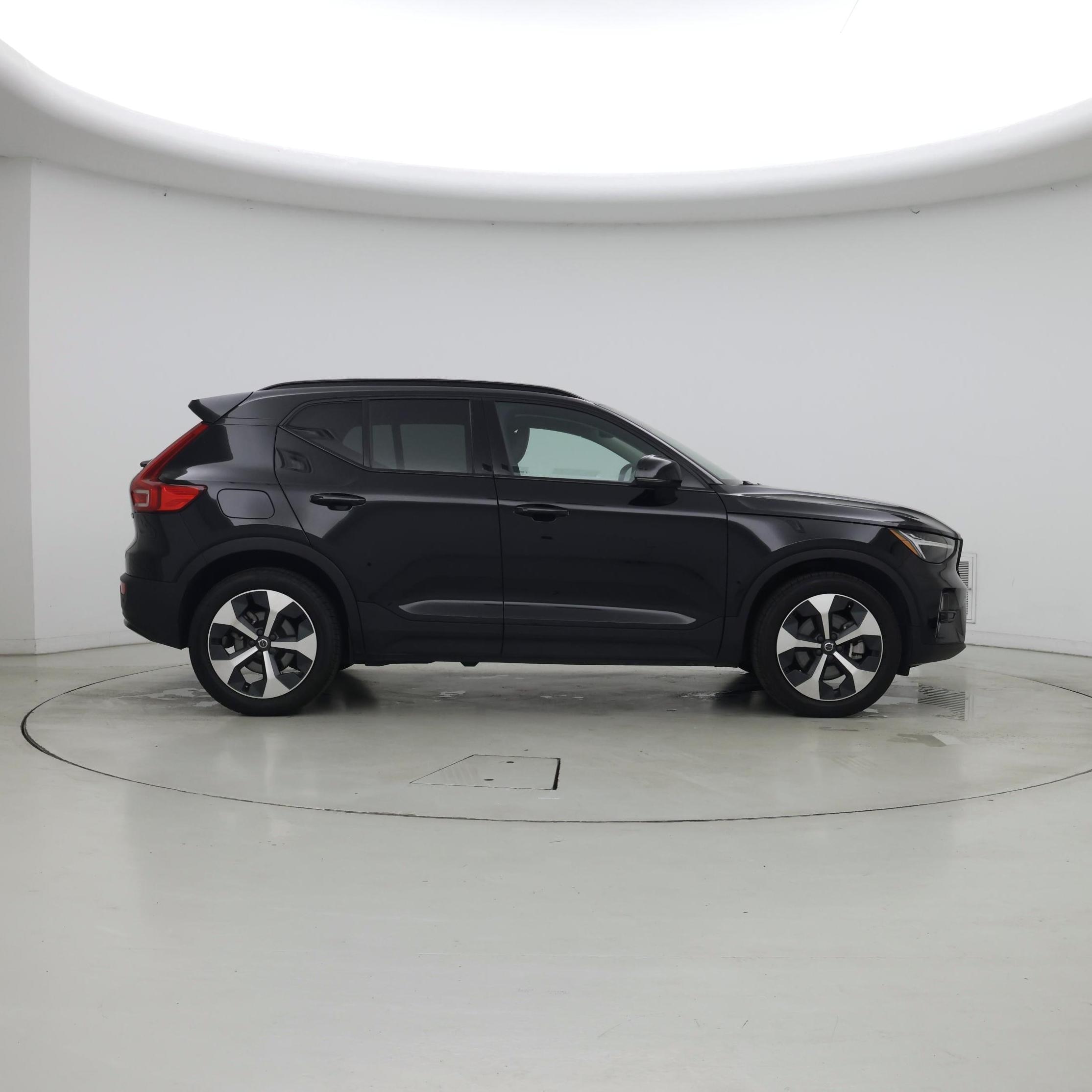 Thumbnail: 2024 Volvo XC40 - 7