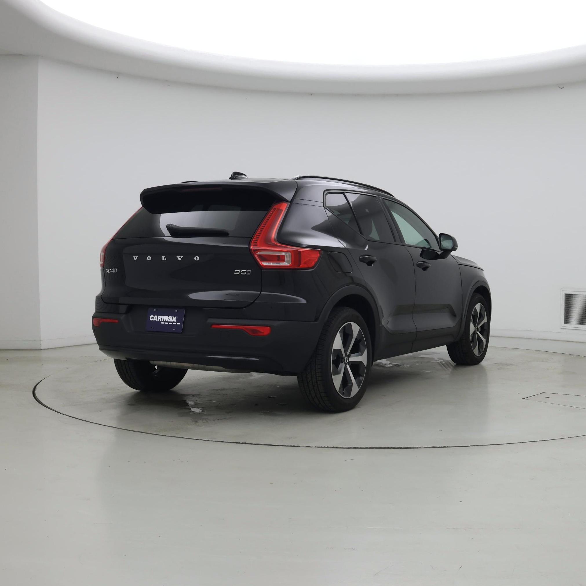 Thumbnail: 2024 Volvo XC40 - 8