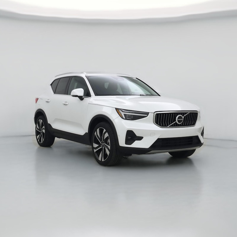 2024 Volvo XC40 B5 Plus Bright Theme