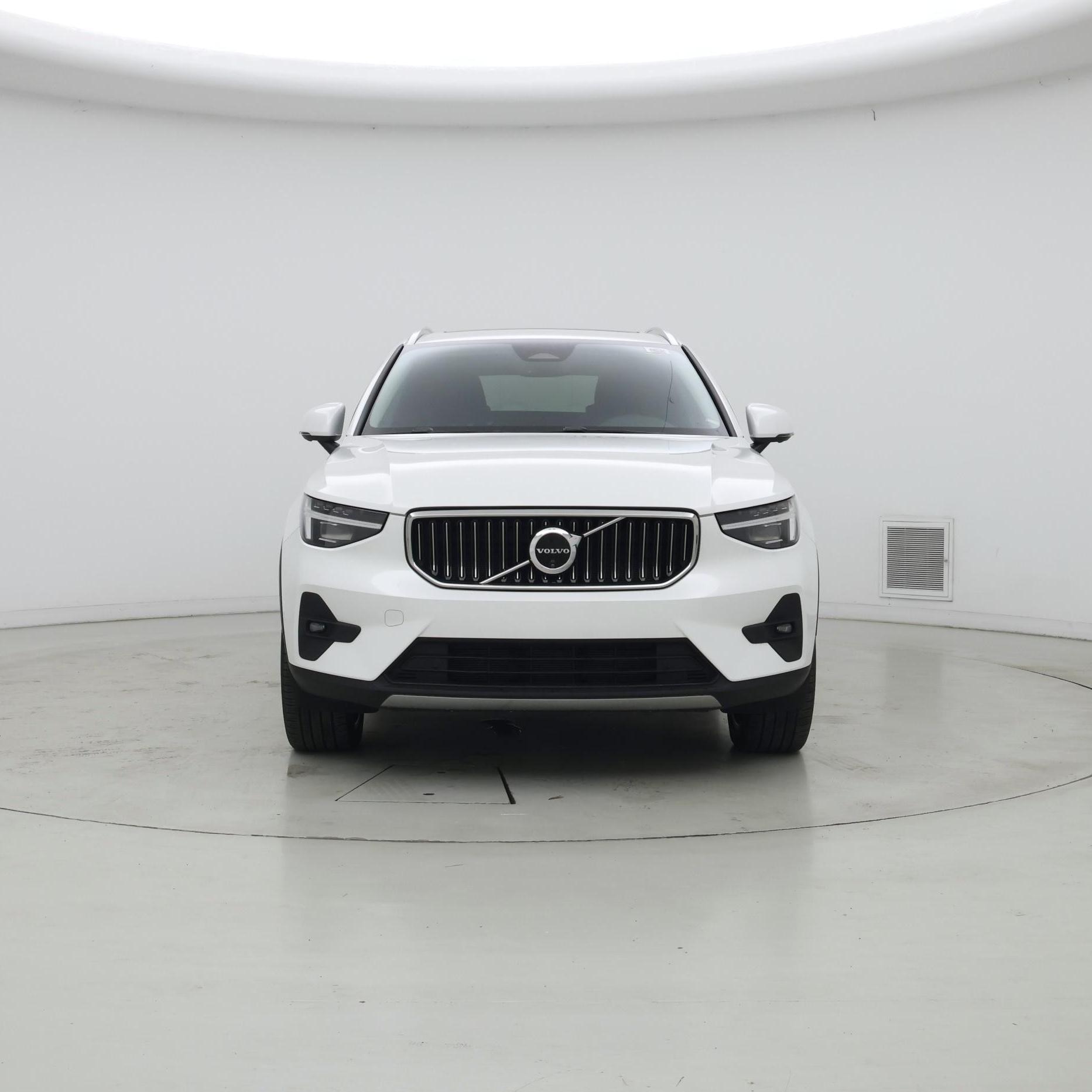 Thumbnail: 2024 Volvo XC40 - 5