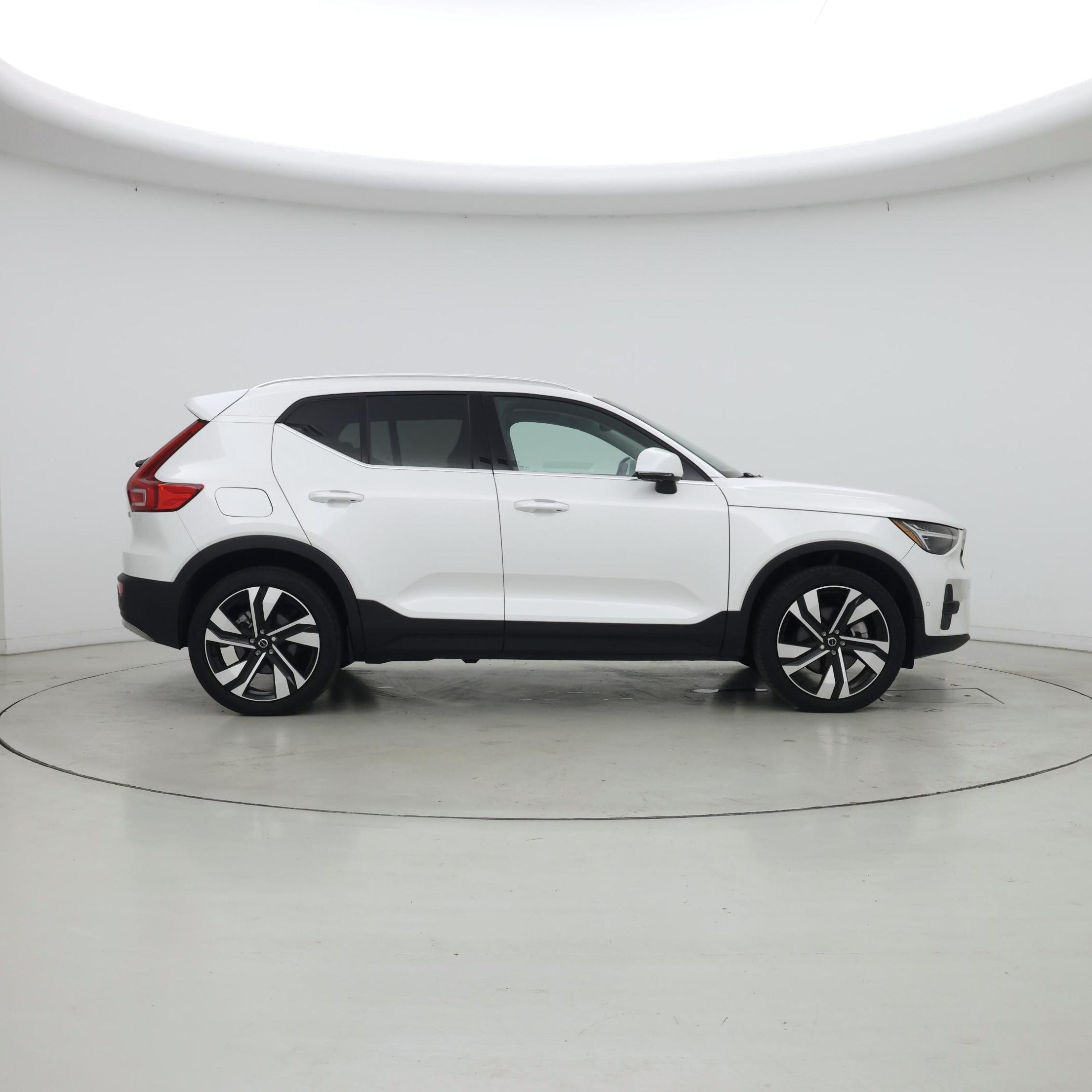 Thumbnail: 2024 Volvo XC40 - 7