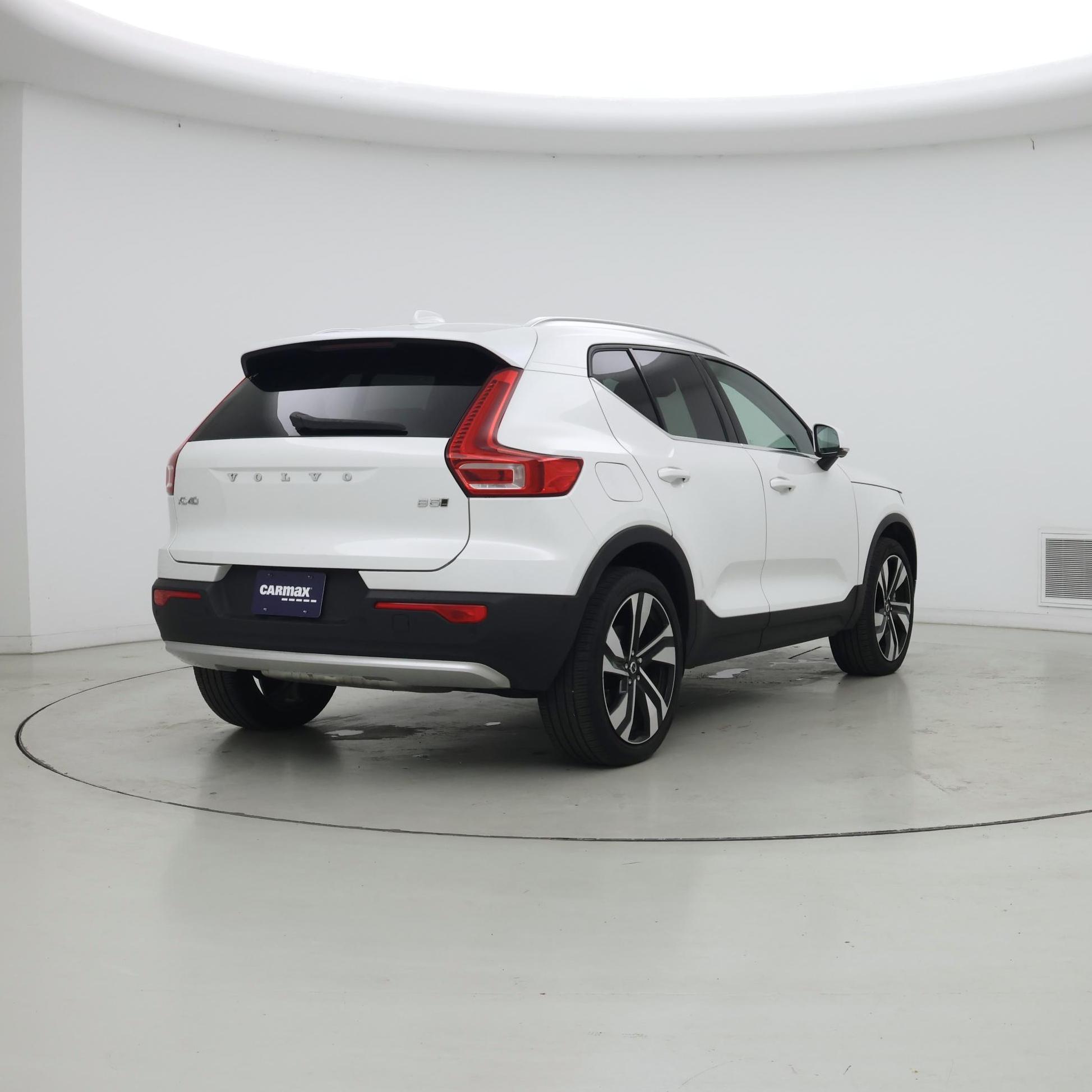 Thumbnail: 2024 Volvo XC40 - 8