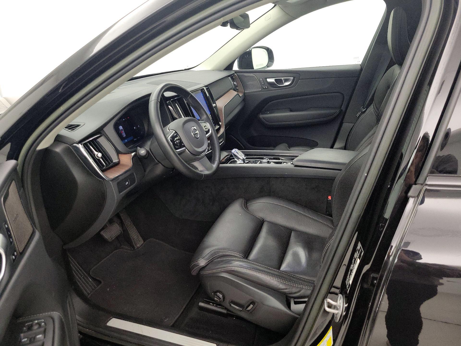 Thumbnail: 2023 Volvo XC60 - 11