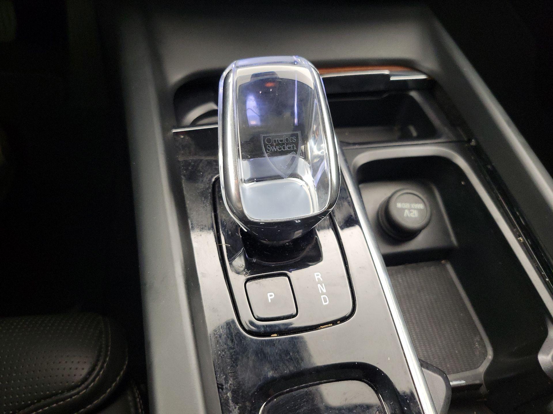 Thumbnail: 2023 Volvo XC60 - 18