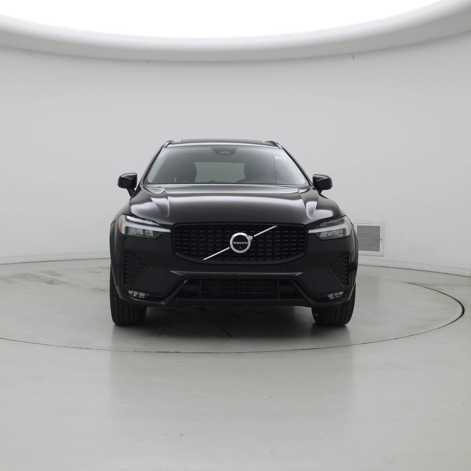 Thumbnail: 2023 Volvo XC60 - 5