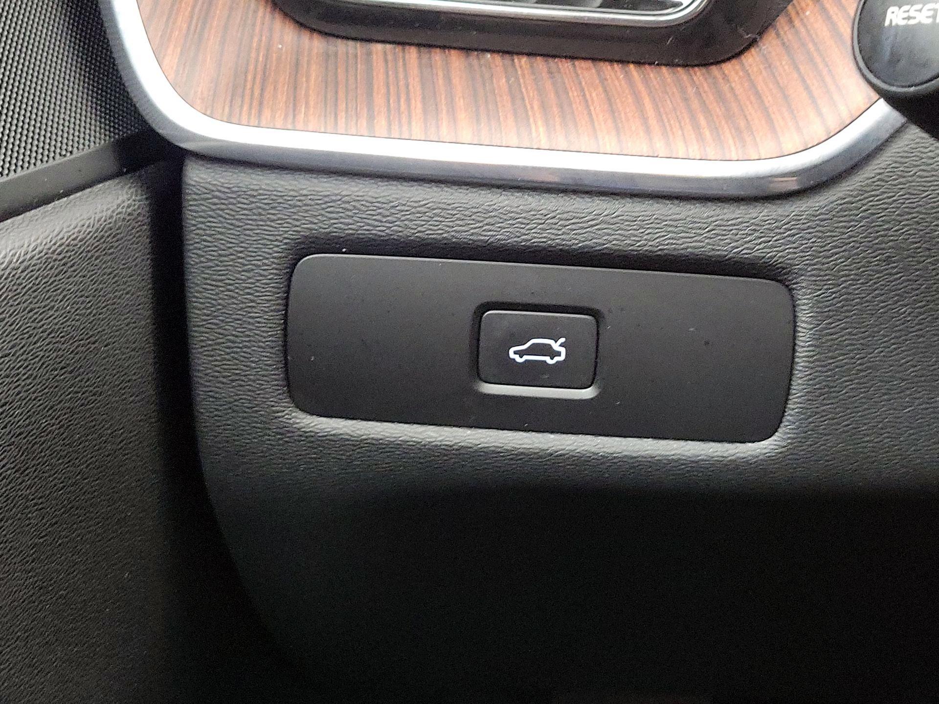 Thumbnail: 2024 Volvo XC60 - 13