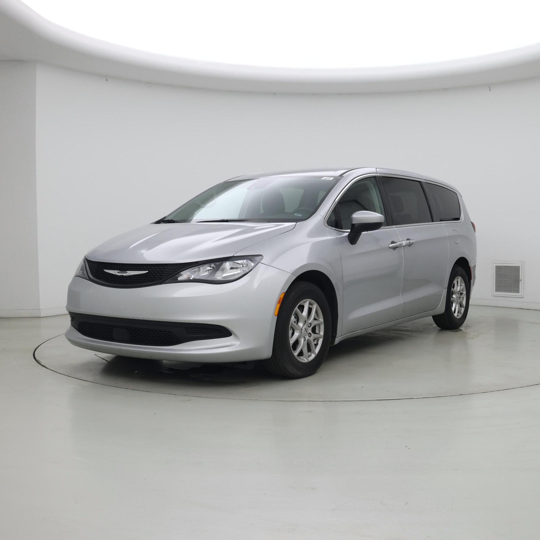 Thumbnail: 2023 Chrysler Voyager - 4