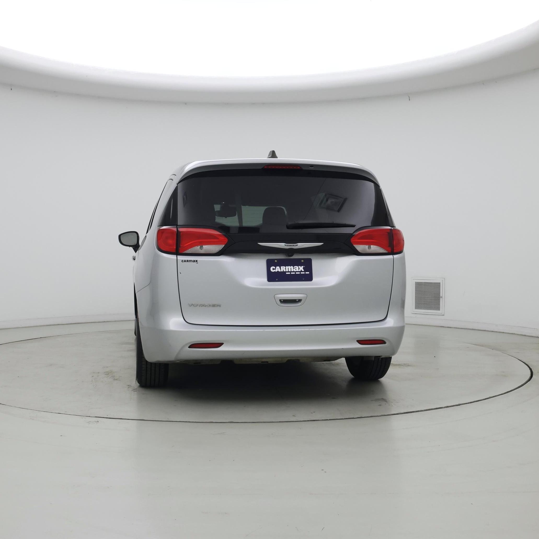 Thumbnail: 2023 Chrysler Voyager - 6