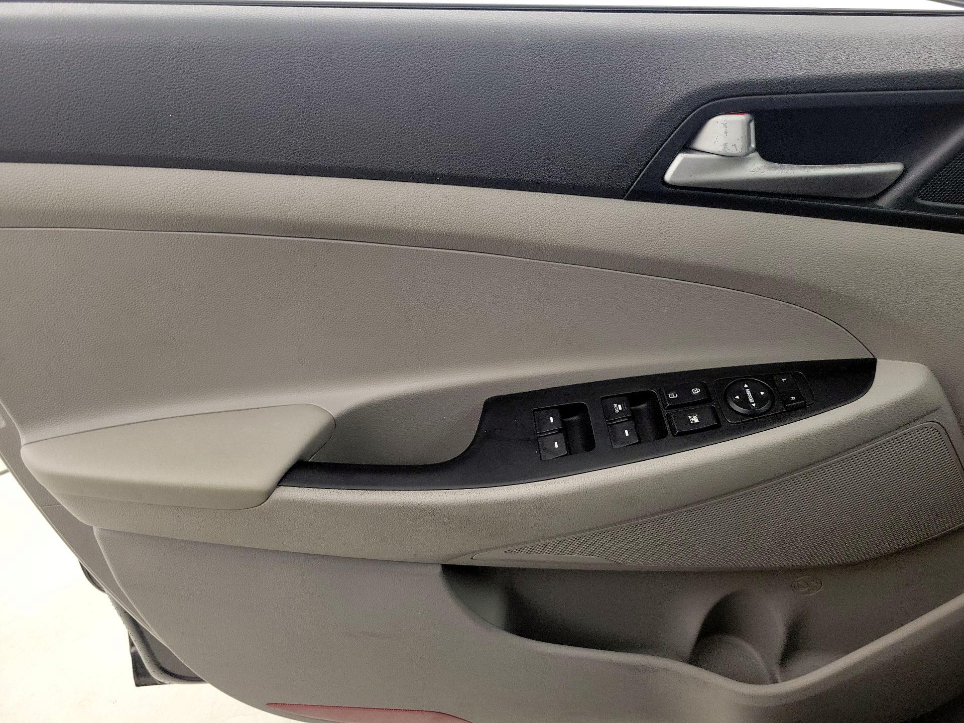 Thumbnail: 2020 Hyundai Tucson - 12