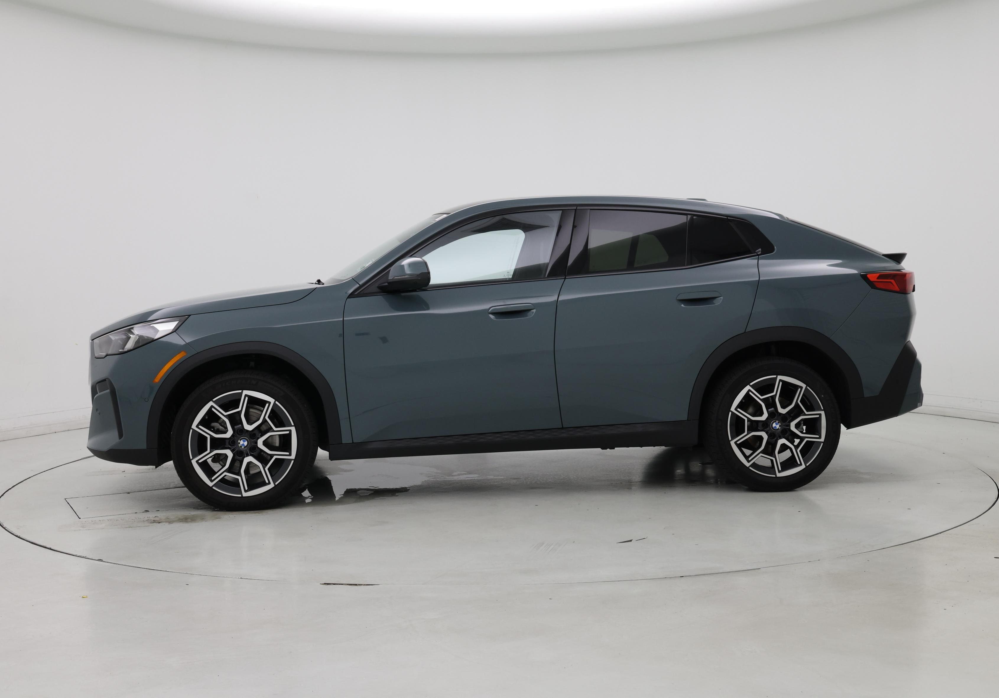 Thumbnail: 2025 BMW X2 - 3