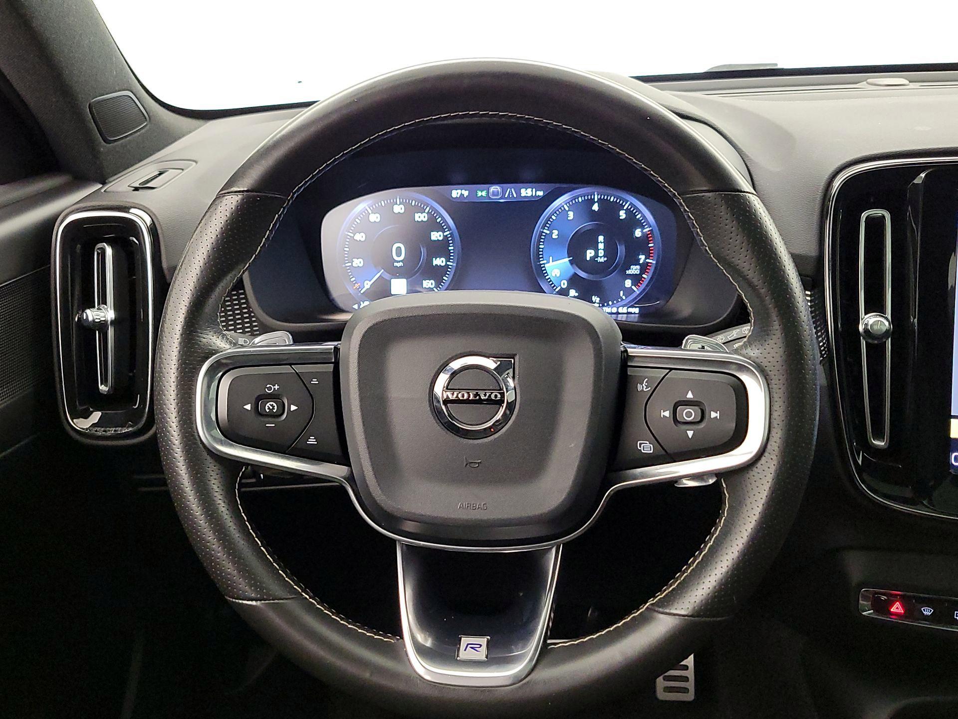 Thumbnail: 2020 Volvo XC40 - 10