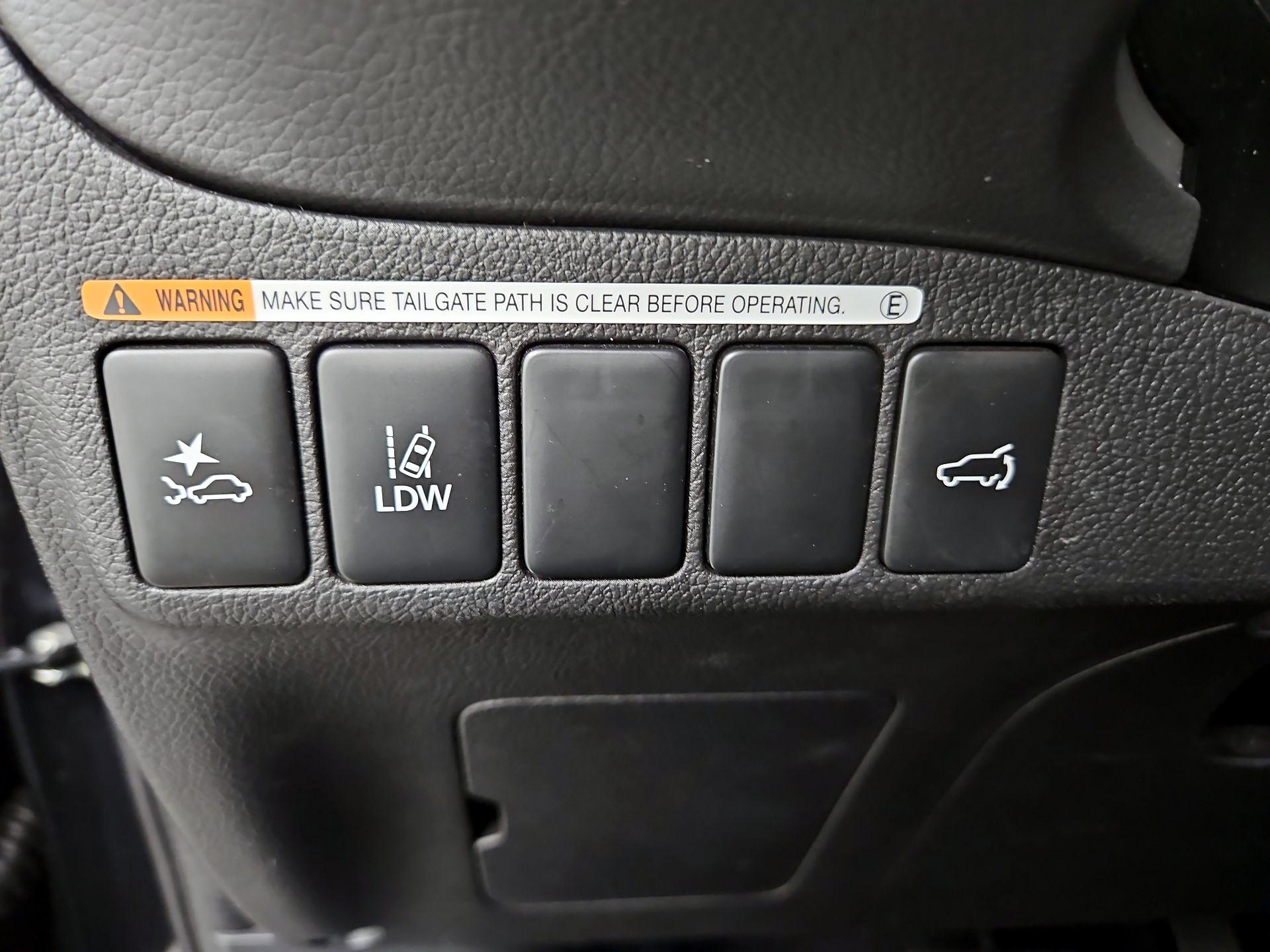 Thumbnail: 2020 Mitsubishi Outlander - 13