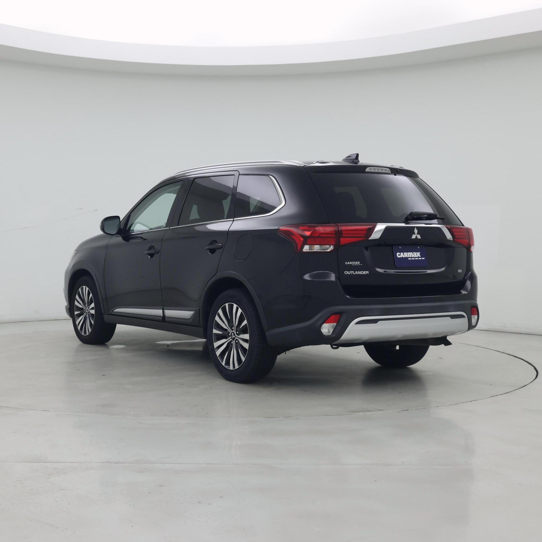 Thumbnail: 2020 Mitsubishi Outlander - 2