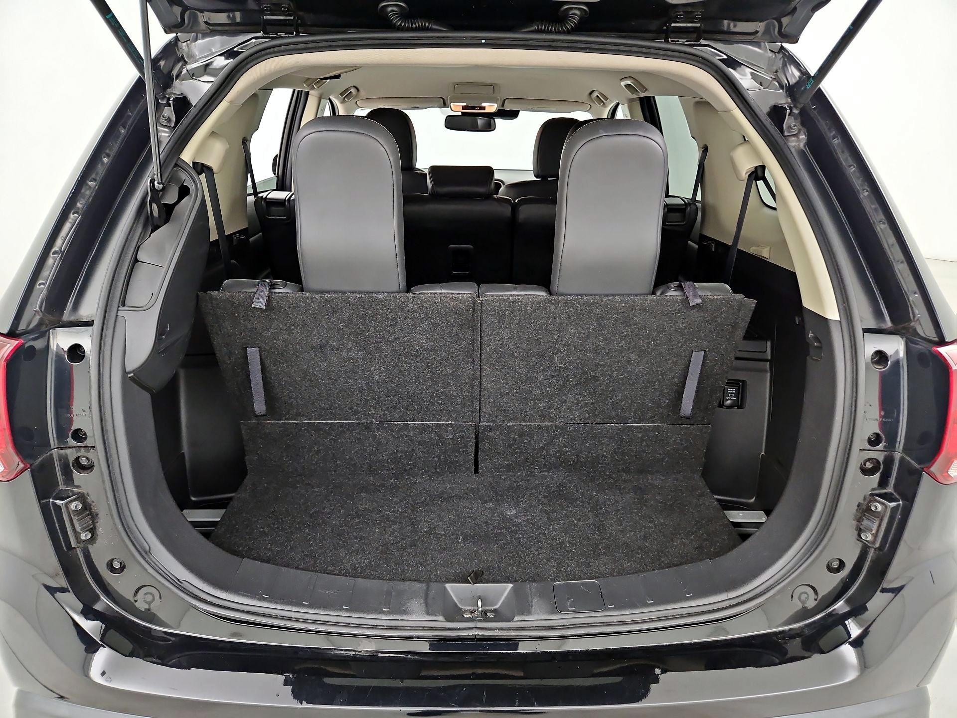 Thumbnail: 2020 Mitsubishi Outlander - 20