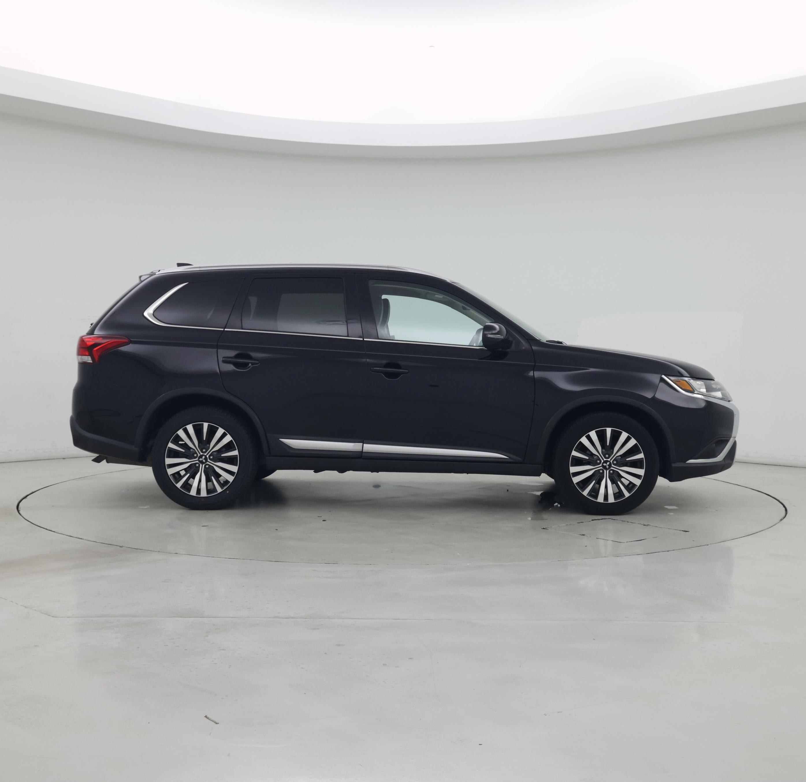 Thumbnail: 2020 Mitsubishi Outlander - 7