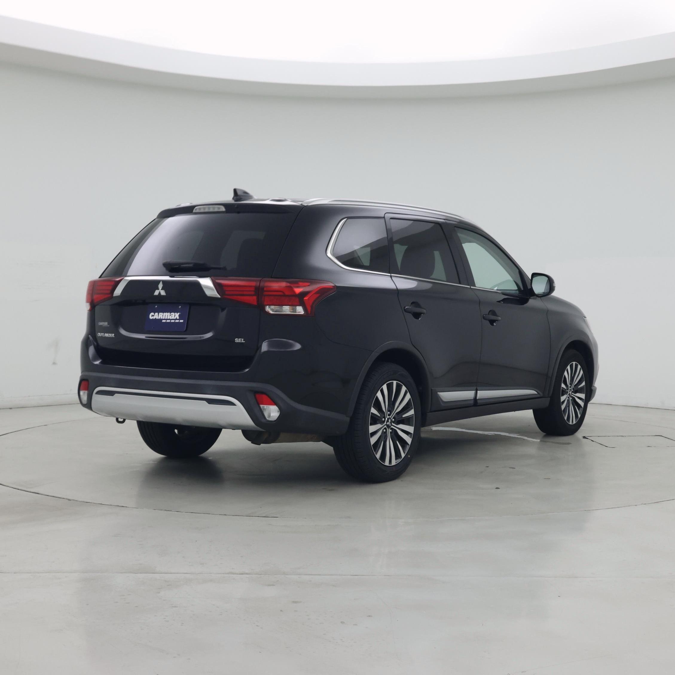 Thumbnail: 2020 Mitsubishi Outlander - 8