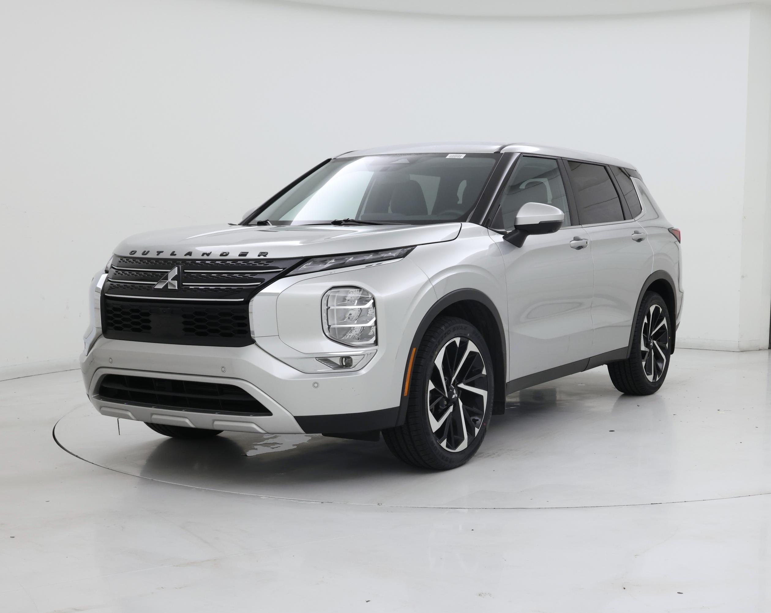 Thumbnail: 2024 Mitsubishi Outlander - 4